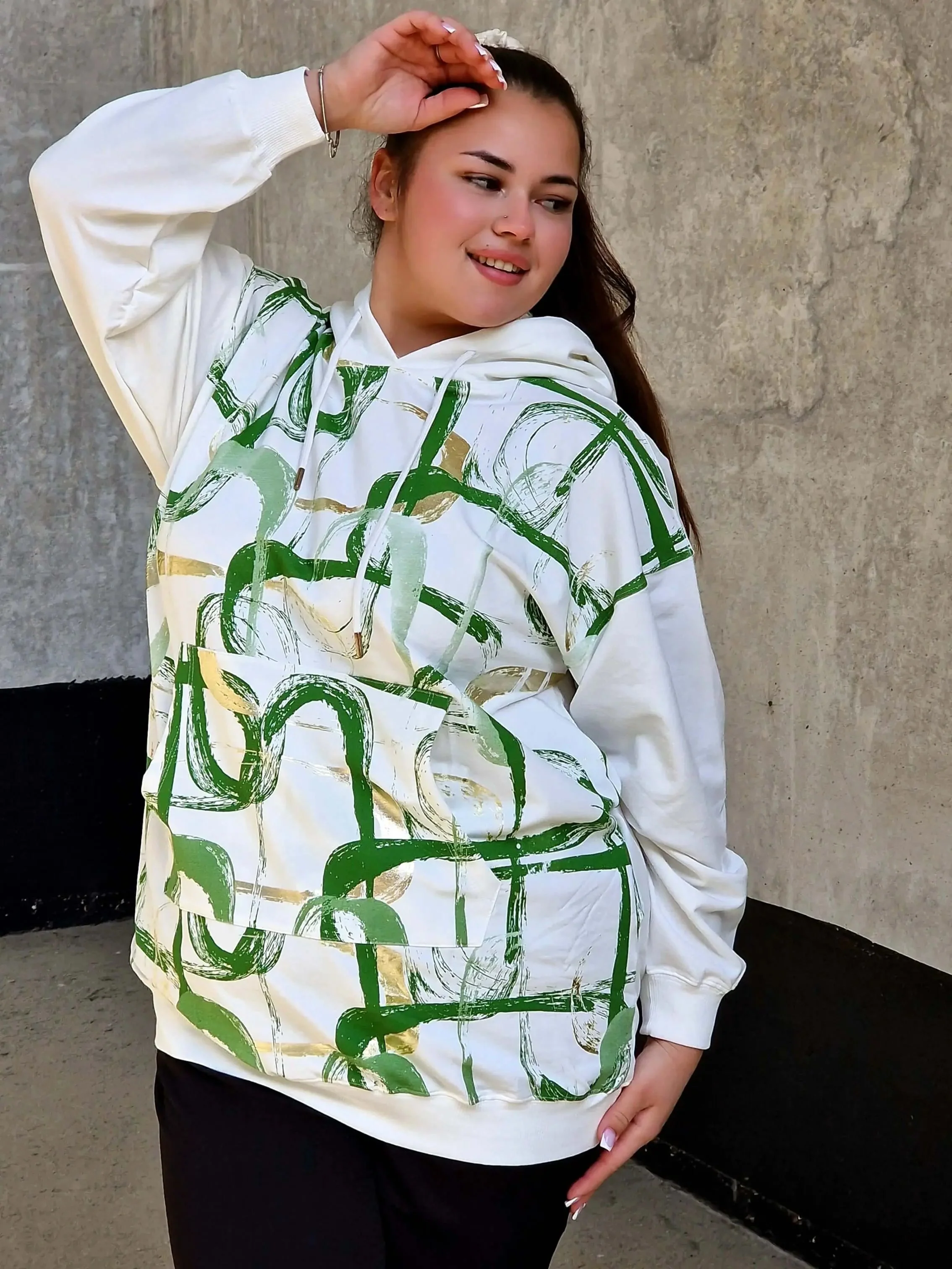 Bluza z abstrakcyjnym printem - Image 13