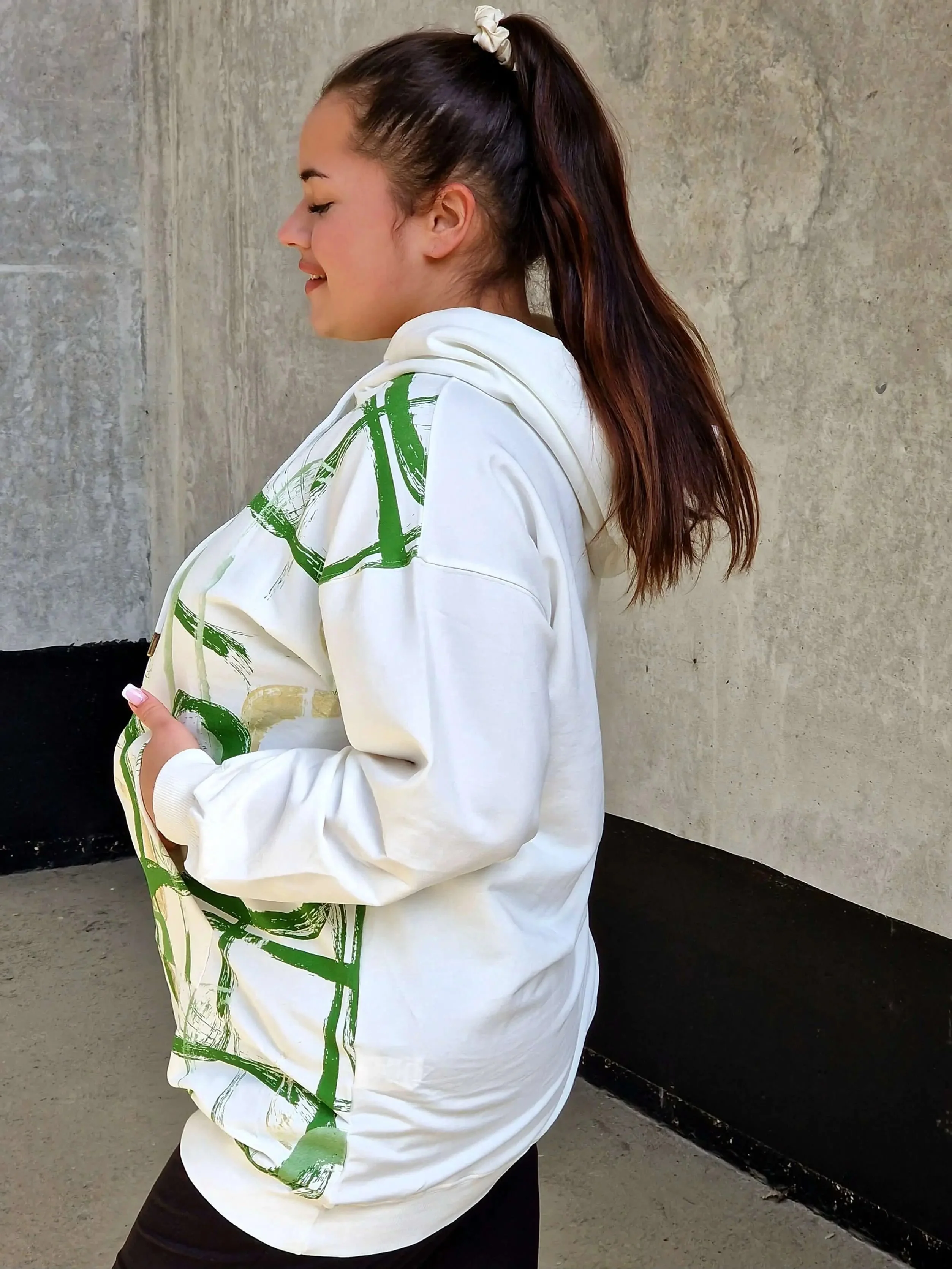 Bluza z abstrakcyjnym printem - Image 14