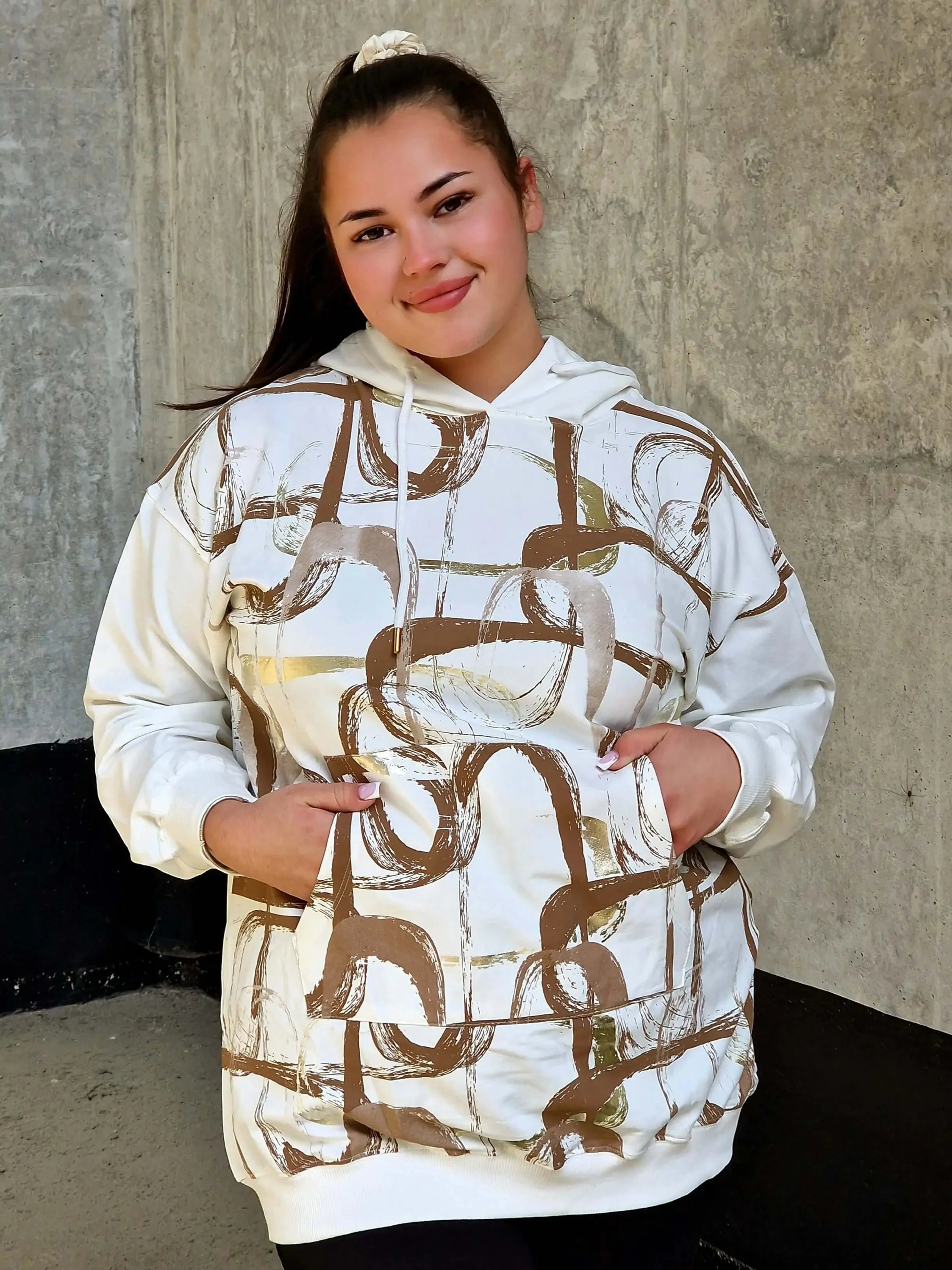 Bluza z abstrakcyjnym printem - Image 16