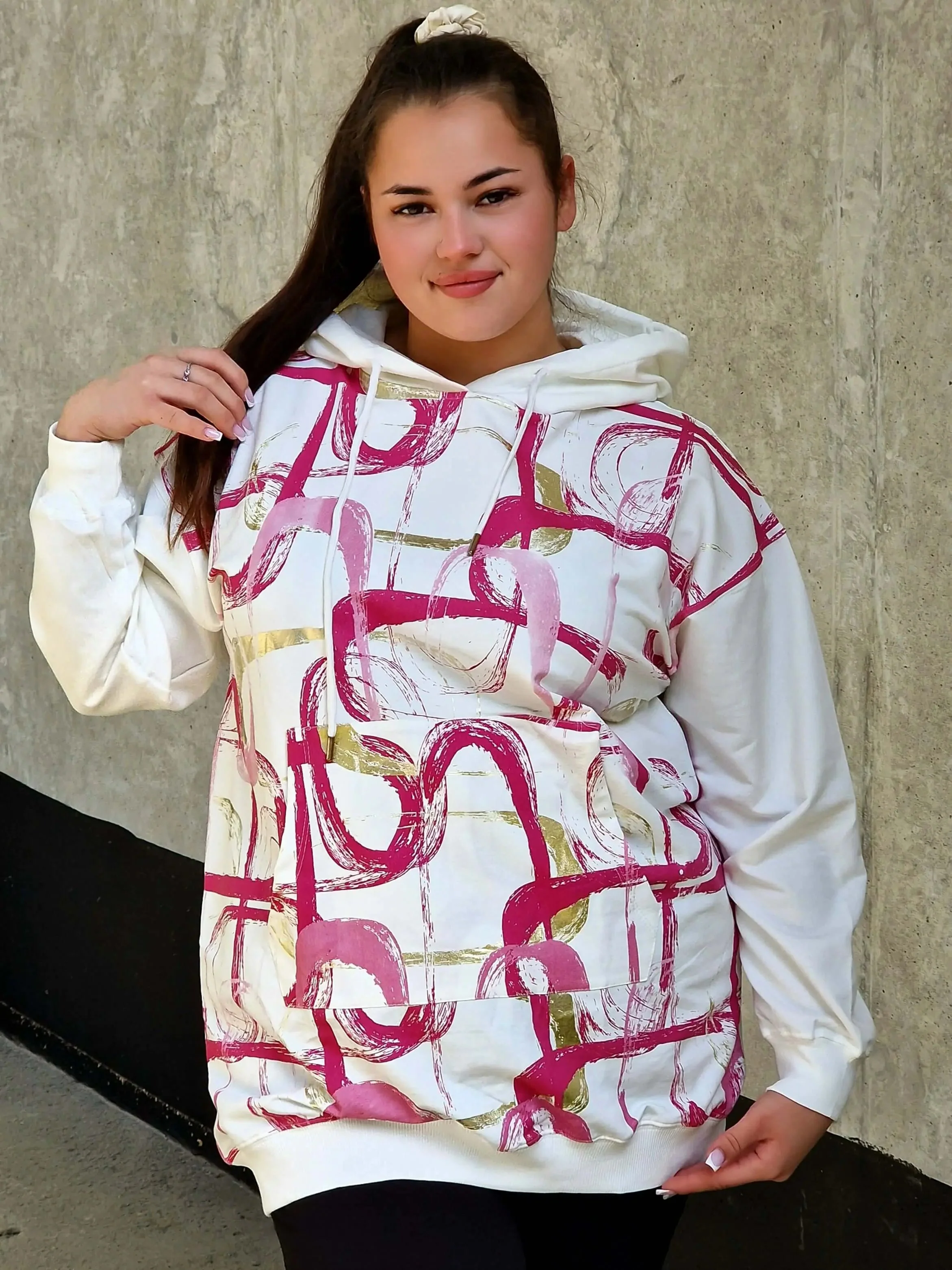 Bluza z abstrakcyjnym printem - Image 18
