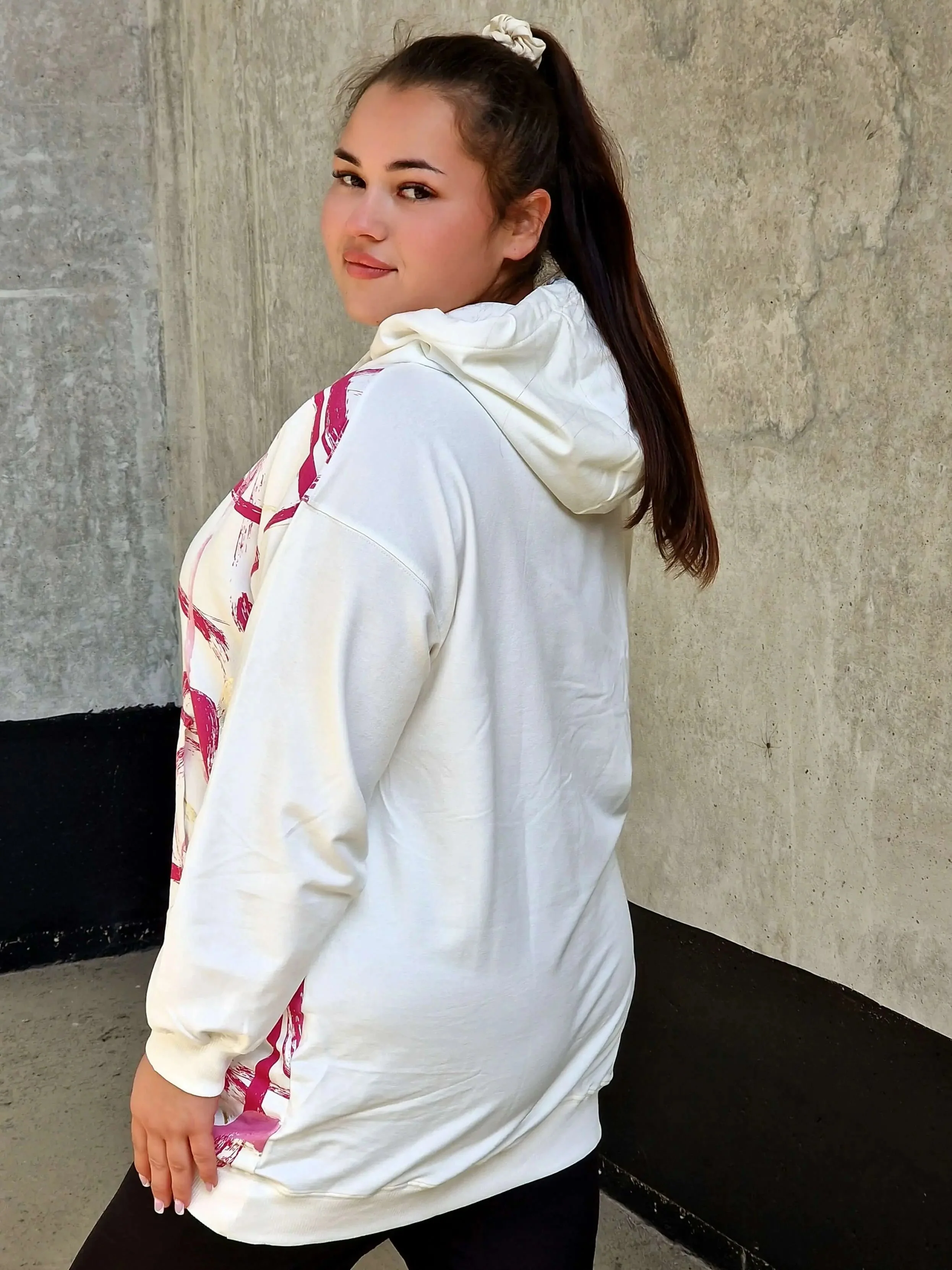 Bluza z abstrakcyjnym printem - Image 20