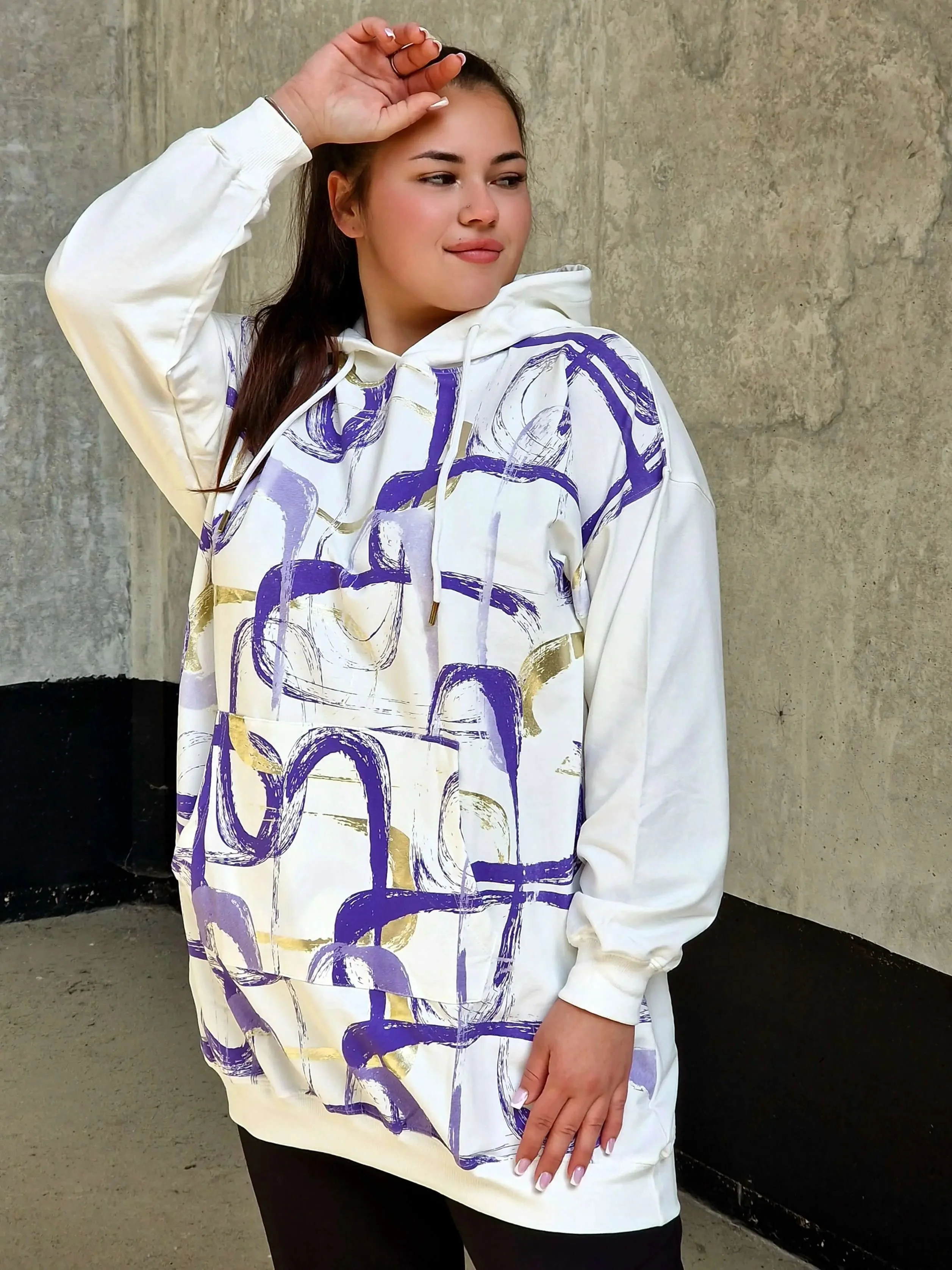Bluza z abstrakcyjnym printem - Image 23