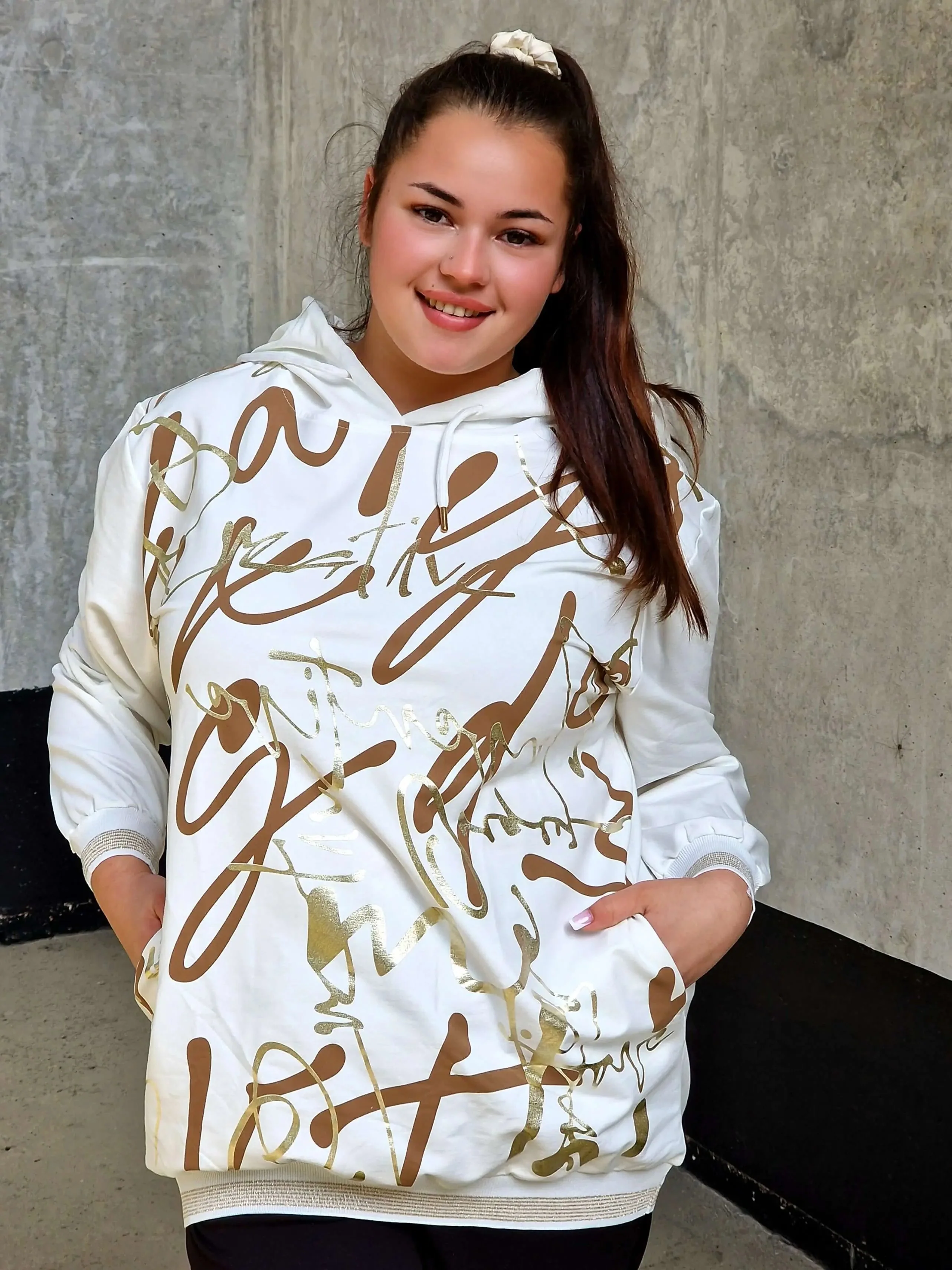 Bluza z Kapturem Plus Size StylowaXL – Modny Komfort dla Kobiet XXL - Image 12