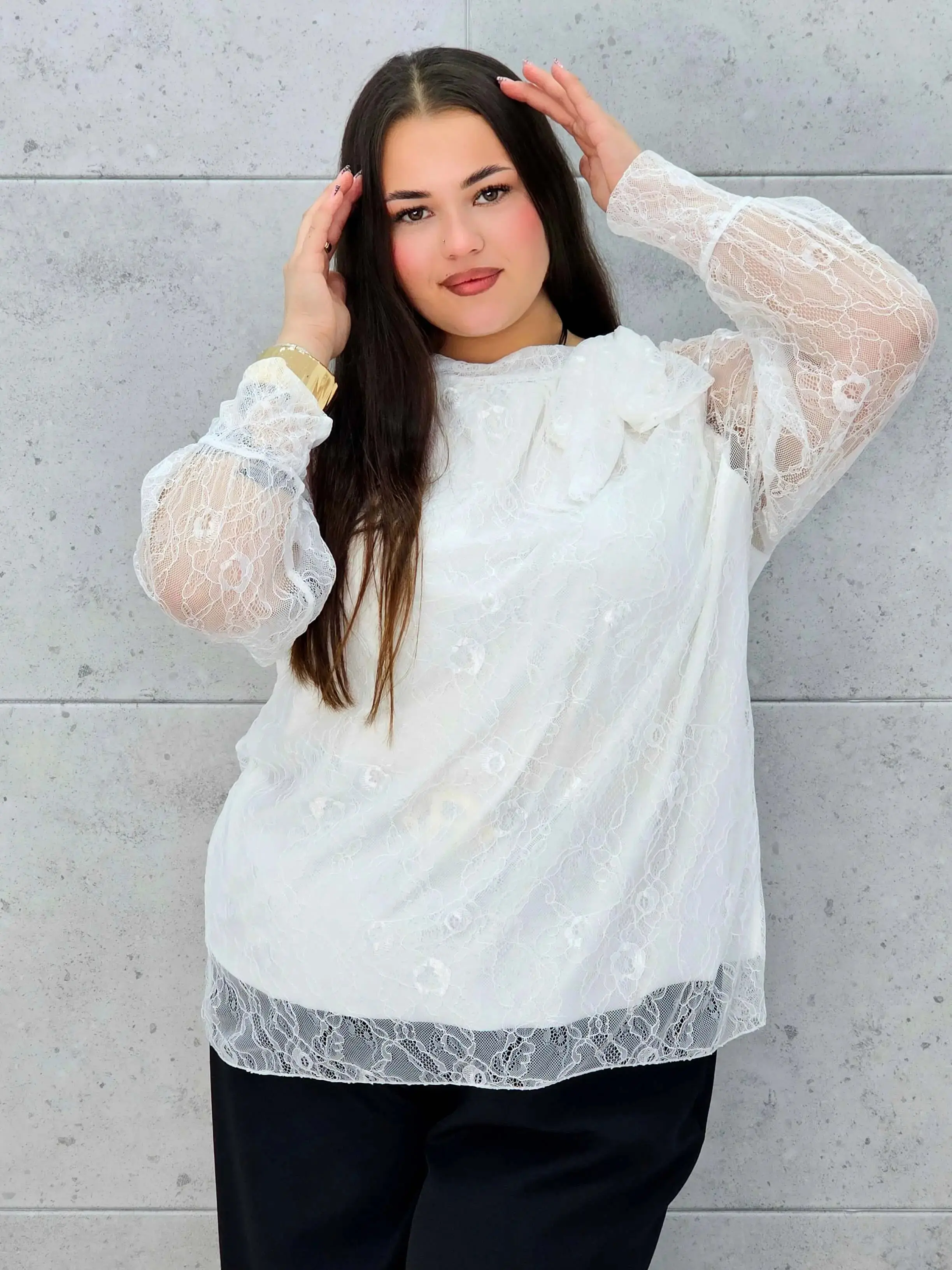 Bluzka koronkowa plus size z wiązaniem pod szyją –biała i bordowa Stylowa XL - Image 2
