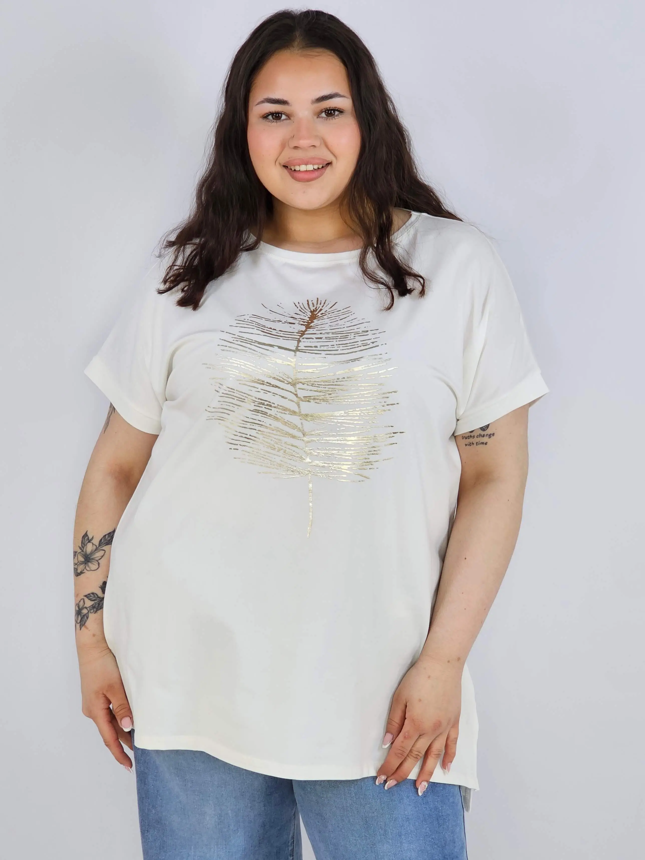 Bluzka plus size, która łączy subtelność z wygodą
