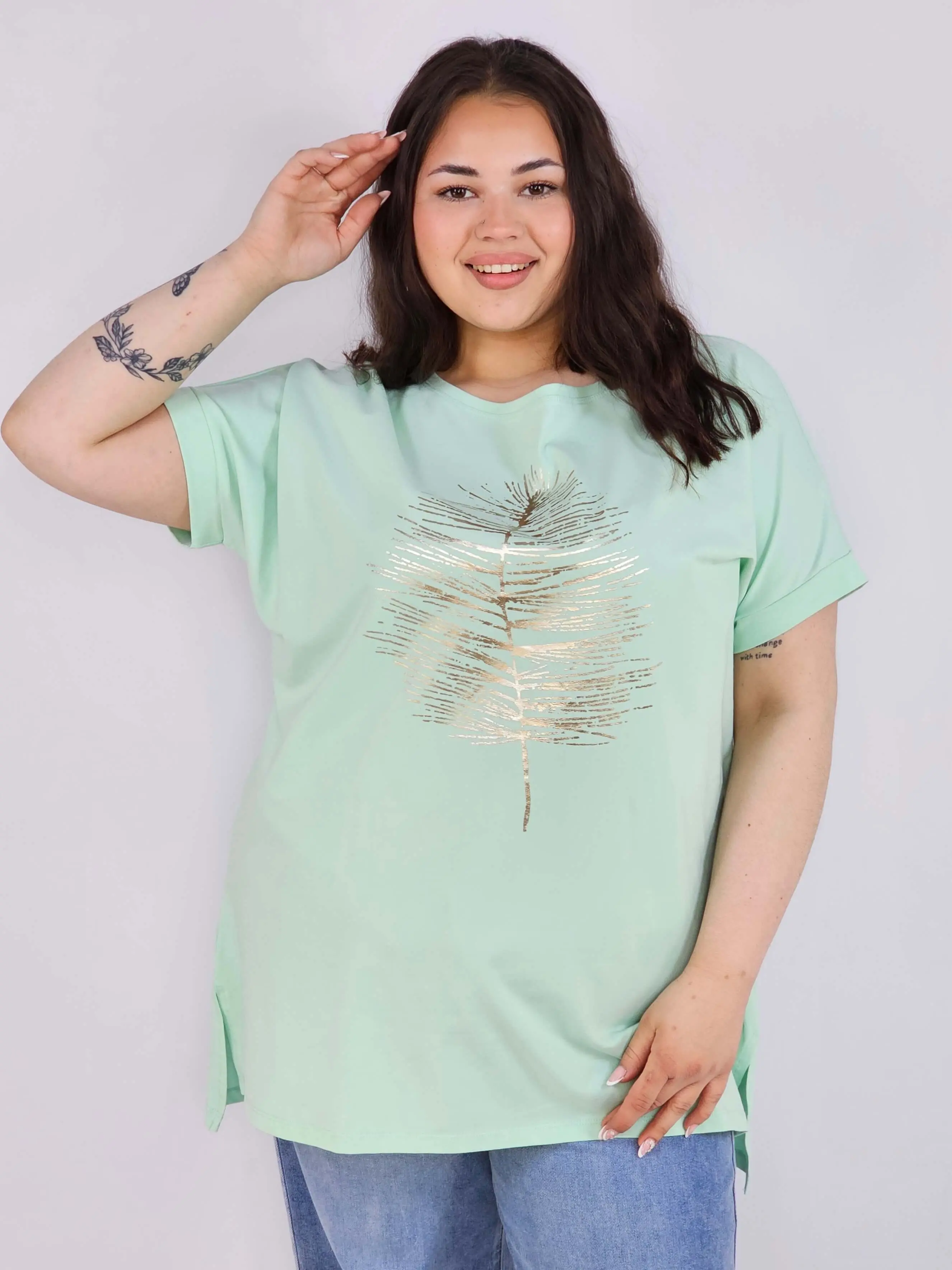 Bluzka plus size, która łączy subtelność z wygodą - Image 6
