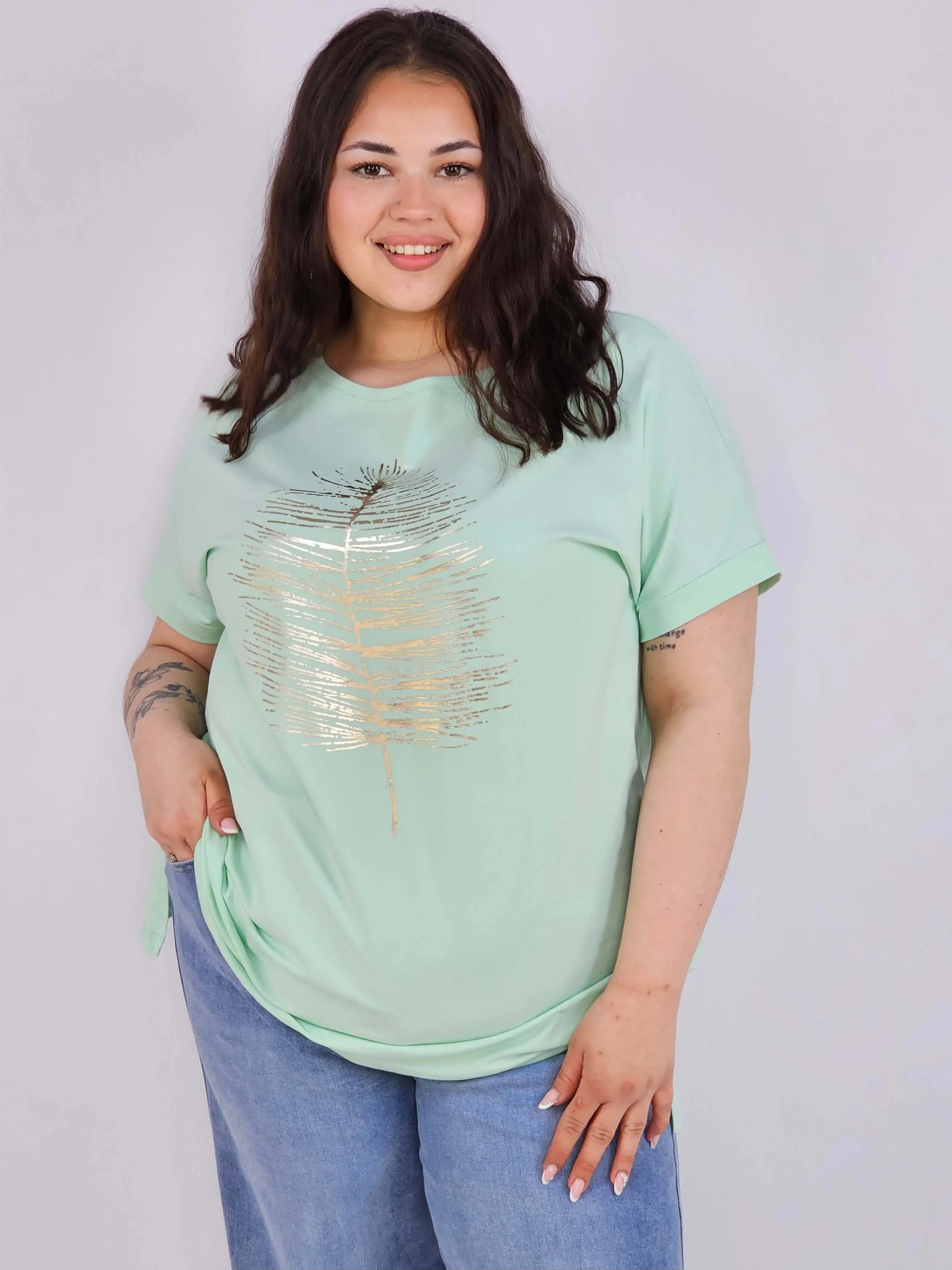 Bluzka plus size, która łączy subtelność z wygodą - Image 7