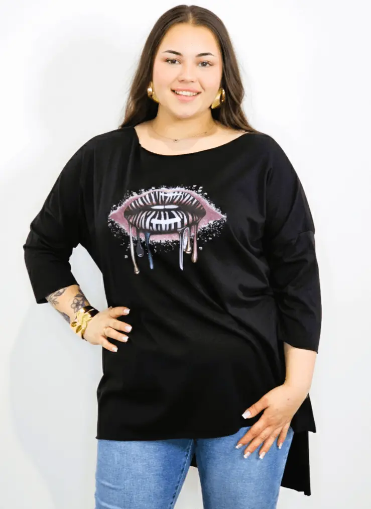 Bluzka plus size czarna z nadrukiem ust