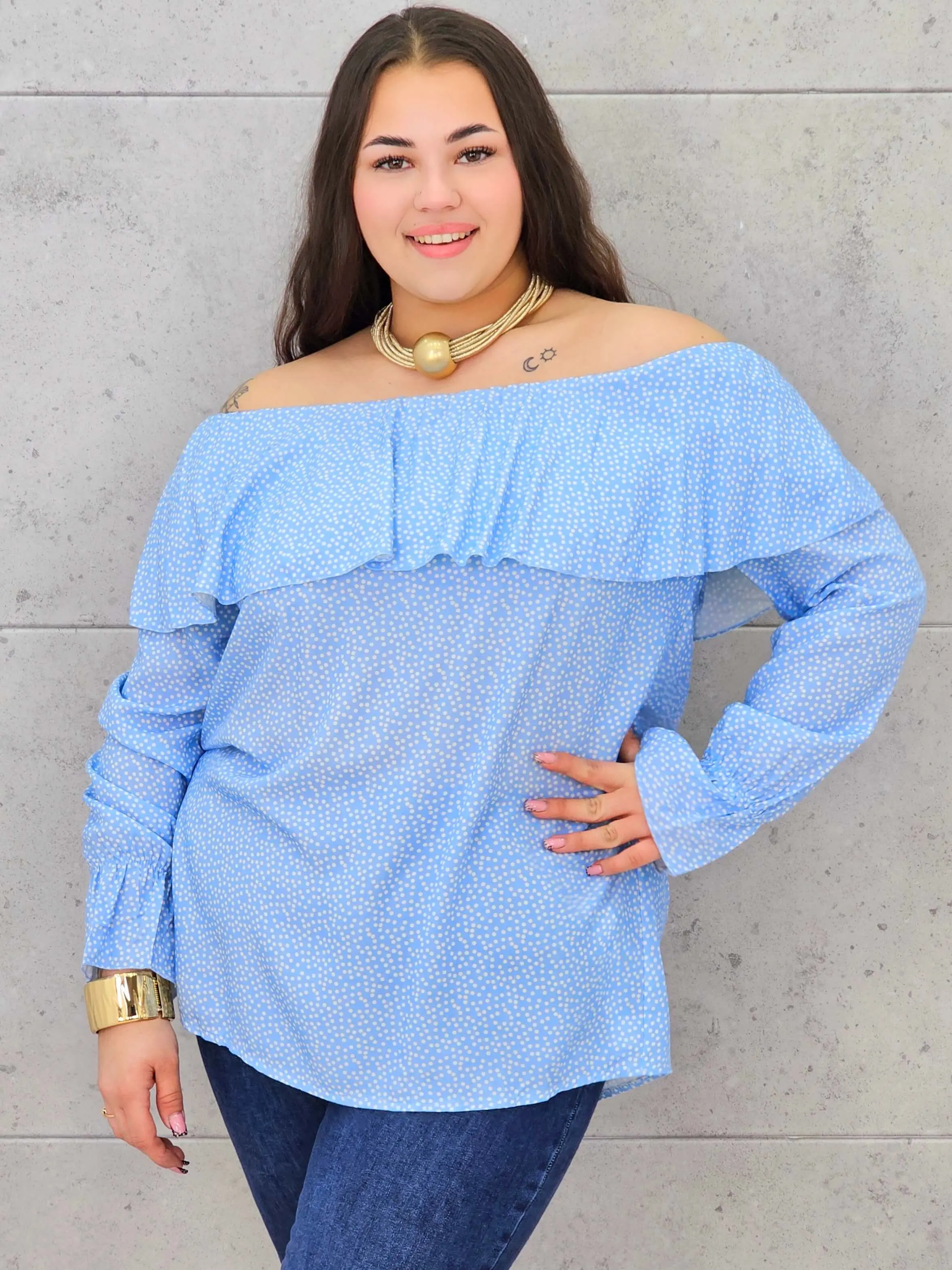 Bluzka plus size – hiszpanka o zwiewnym i kobiecym fasonie XXL