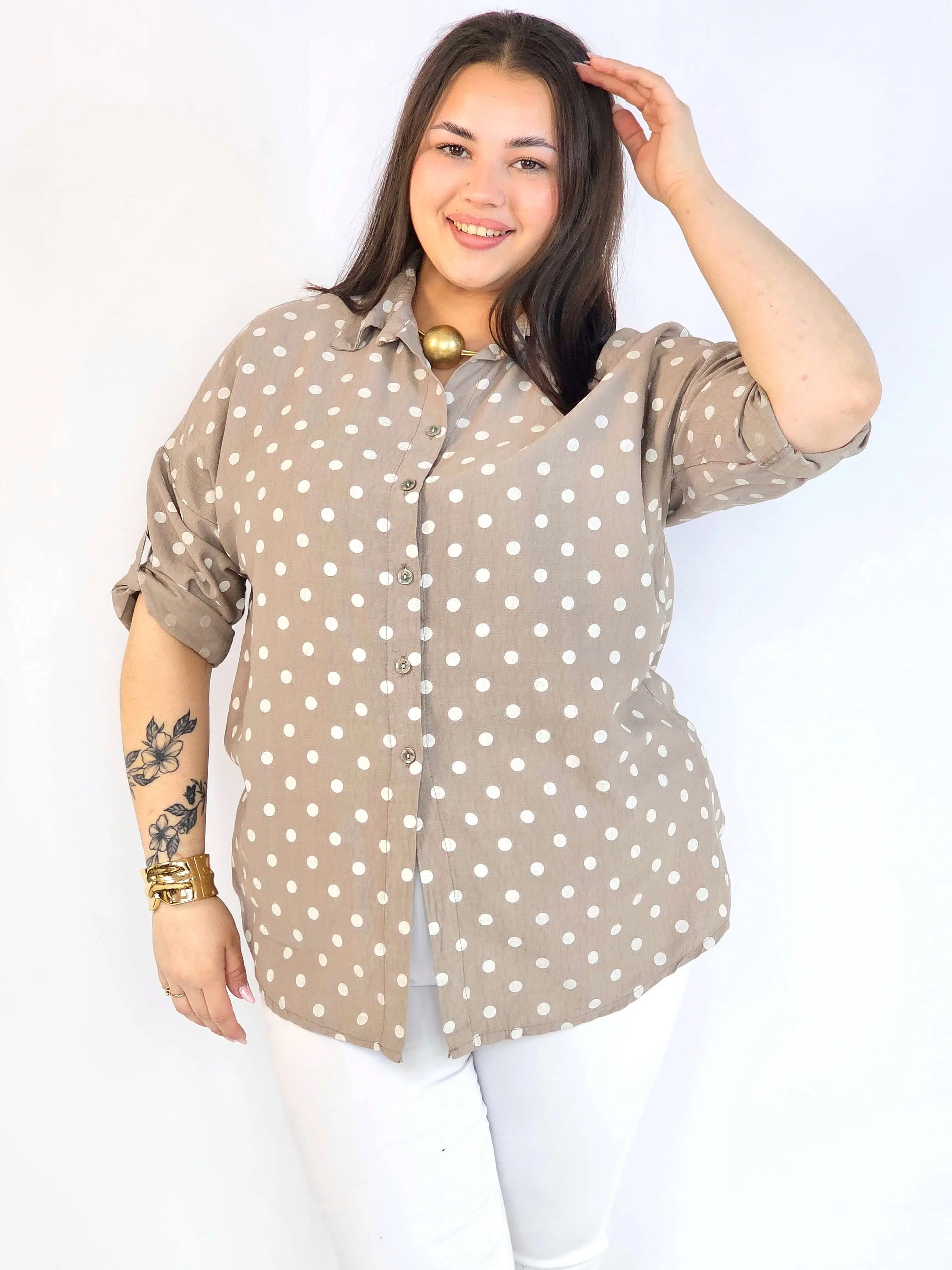 Bluzka plus size koszulowa w grochy – wygodna bluzka XXL - Image 4