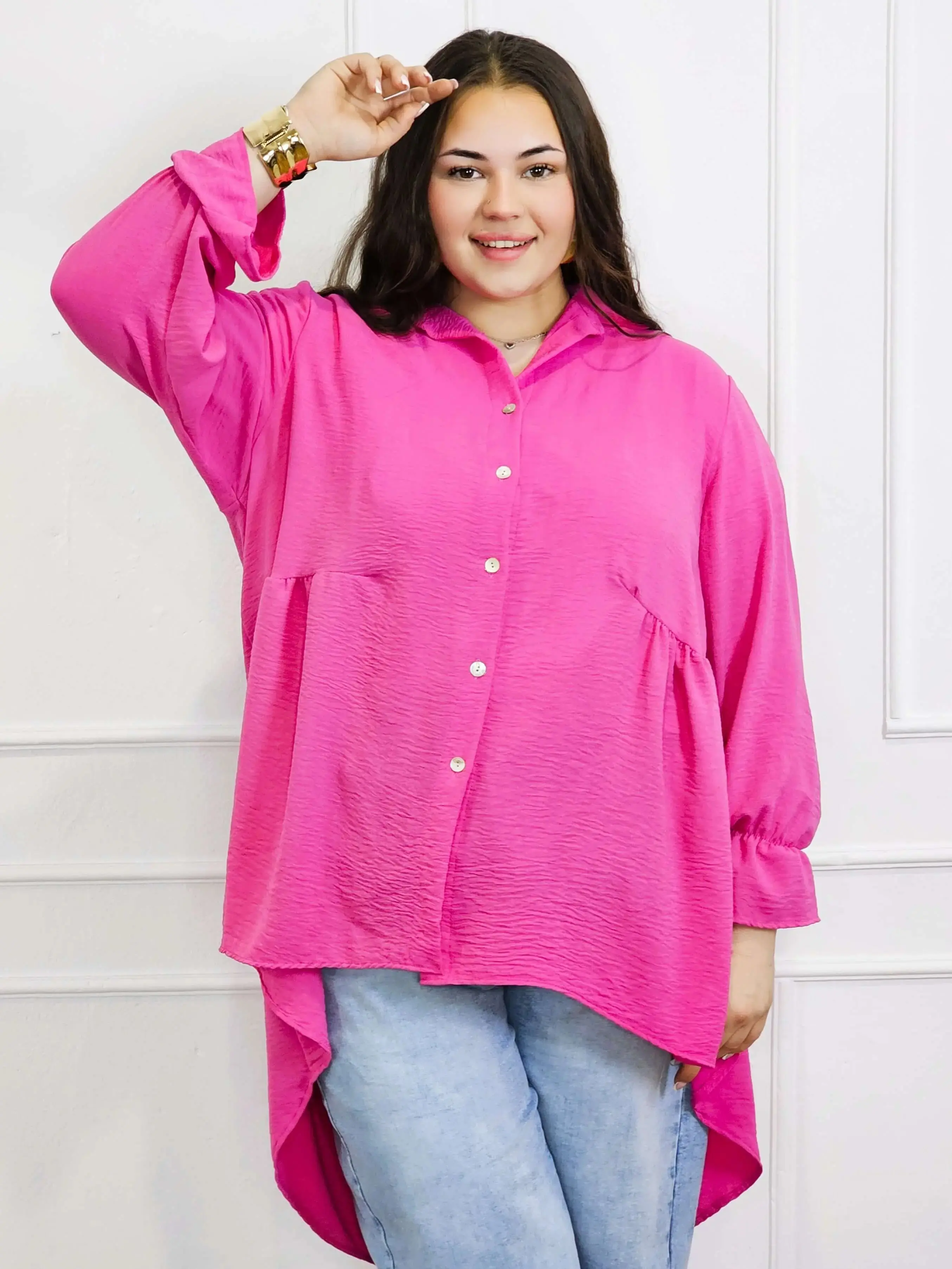 Bluzka plus size koszulowa z dłuższym tyłem – lekka, oversize, na guziki XXL