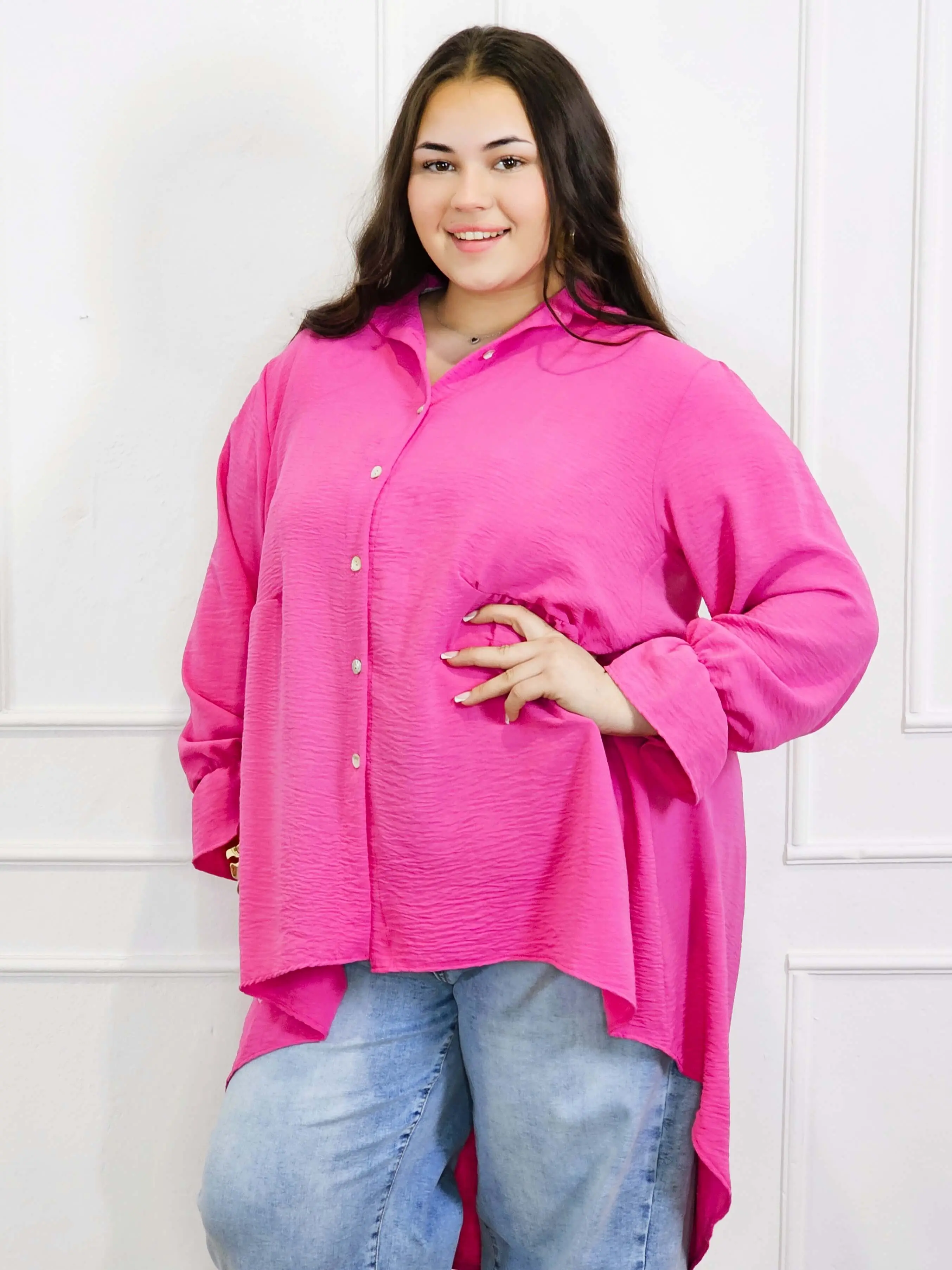 Bluzka plus size koszulowa z dłuższym tyłem – lekka, oversize, na guziki XXL - Image 10