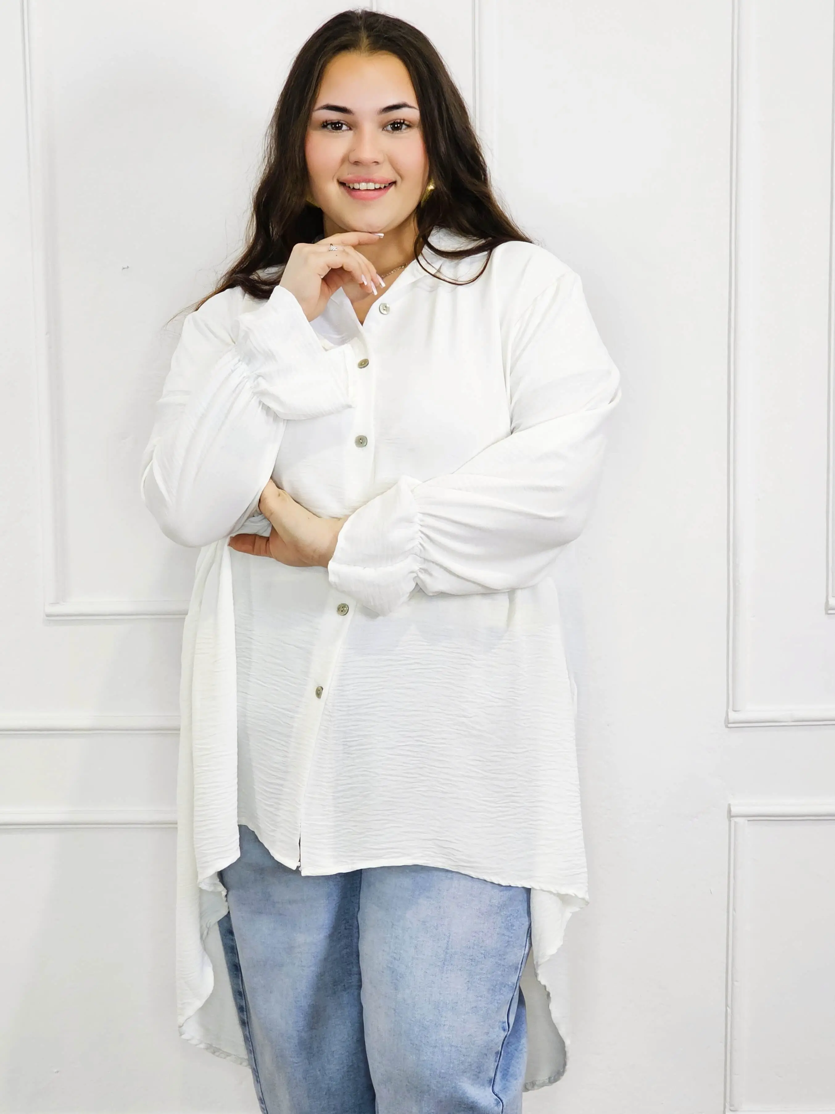 Bluzka plus size koszulowa z dłuższym tyłem – lekka, oversize, na guziki XXL - Image 18