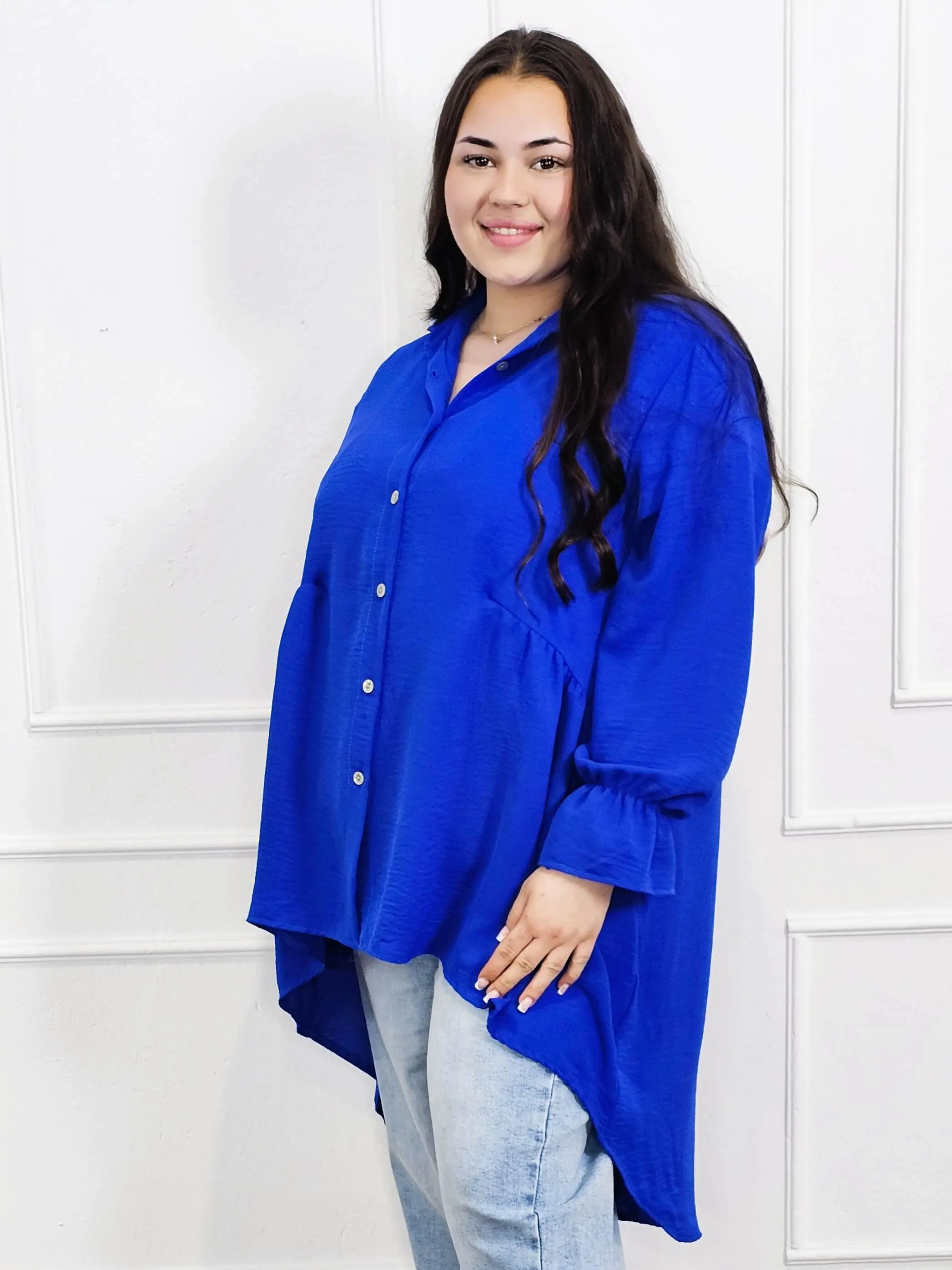 Bluzka plus size koszulowa z dłuższym tyłem – lekka, oversize, na guziki XXL - Image 19