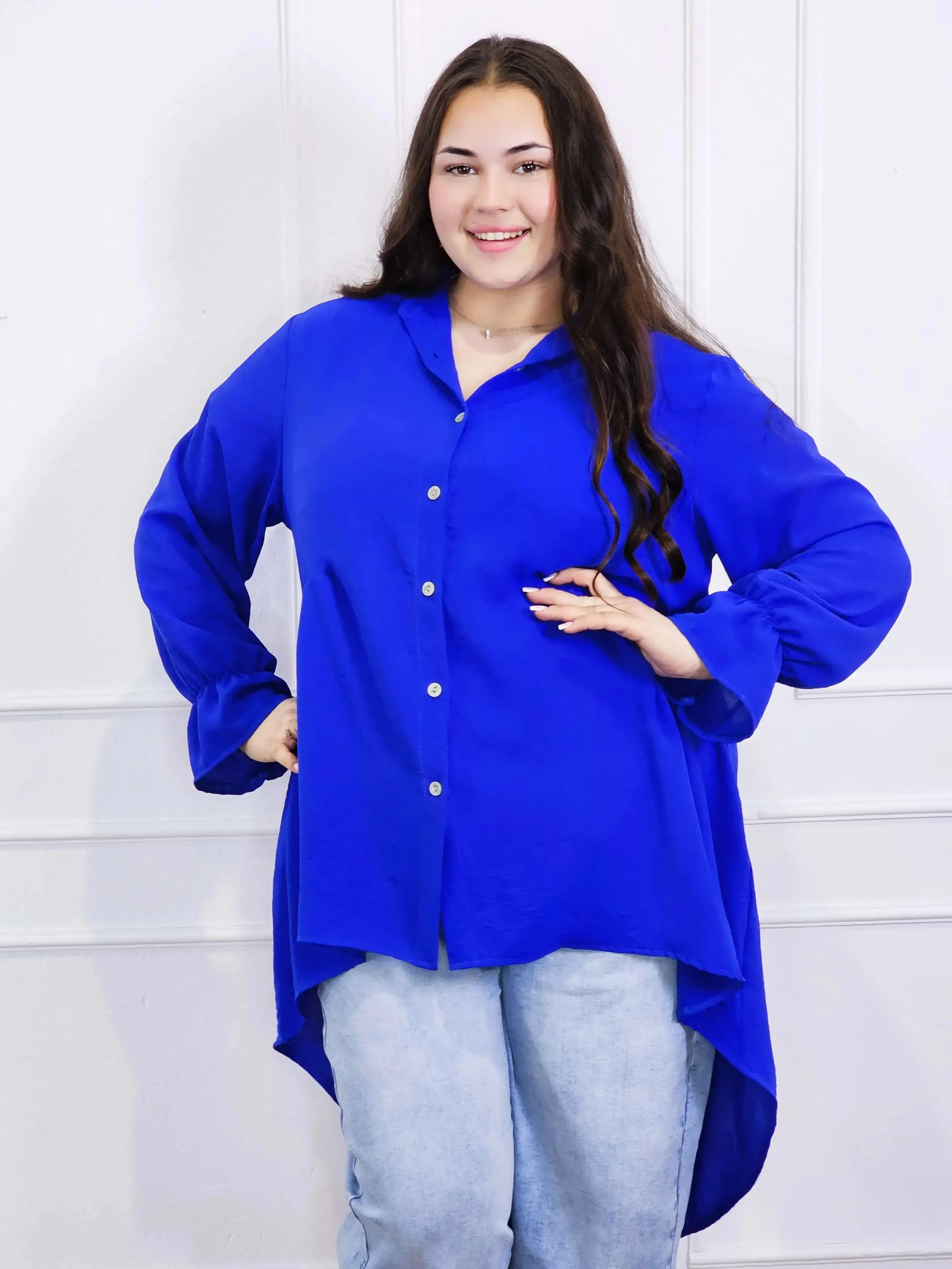 Bluzka plus size koszulowa z dłuższym tyłem – lekka, oversize, na guziki XXL - Image 2