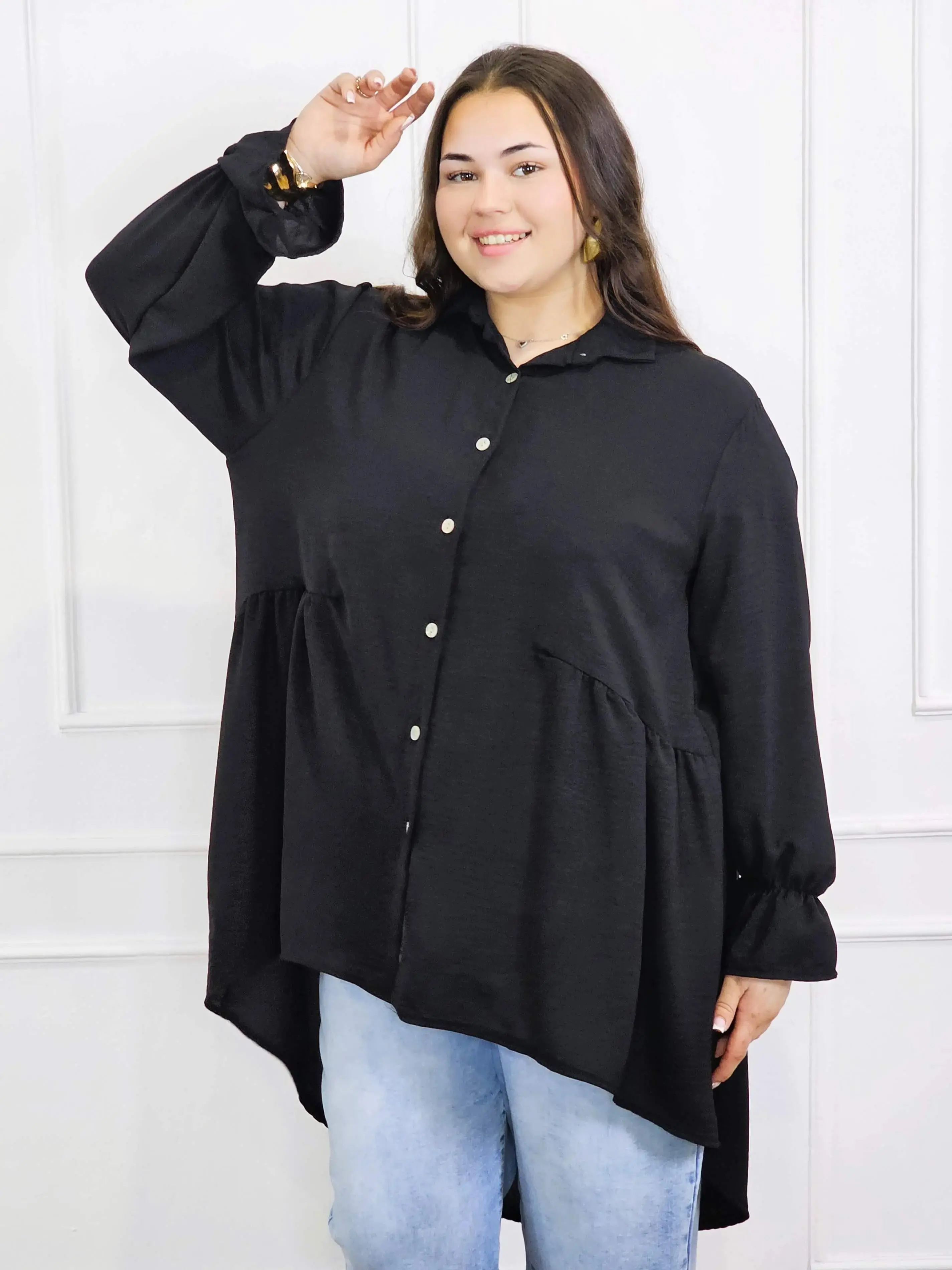 Bluzka plus size koszulowa z dłuższym tyłem – lekka, oversize, na guziki XXL - Image 3