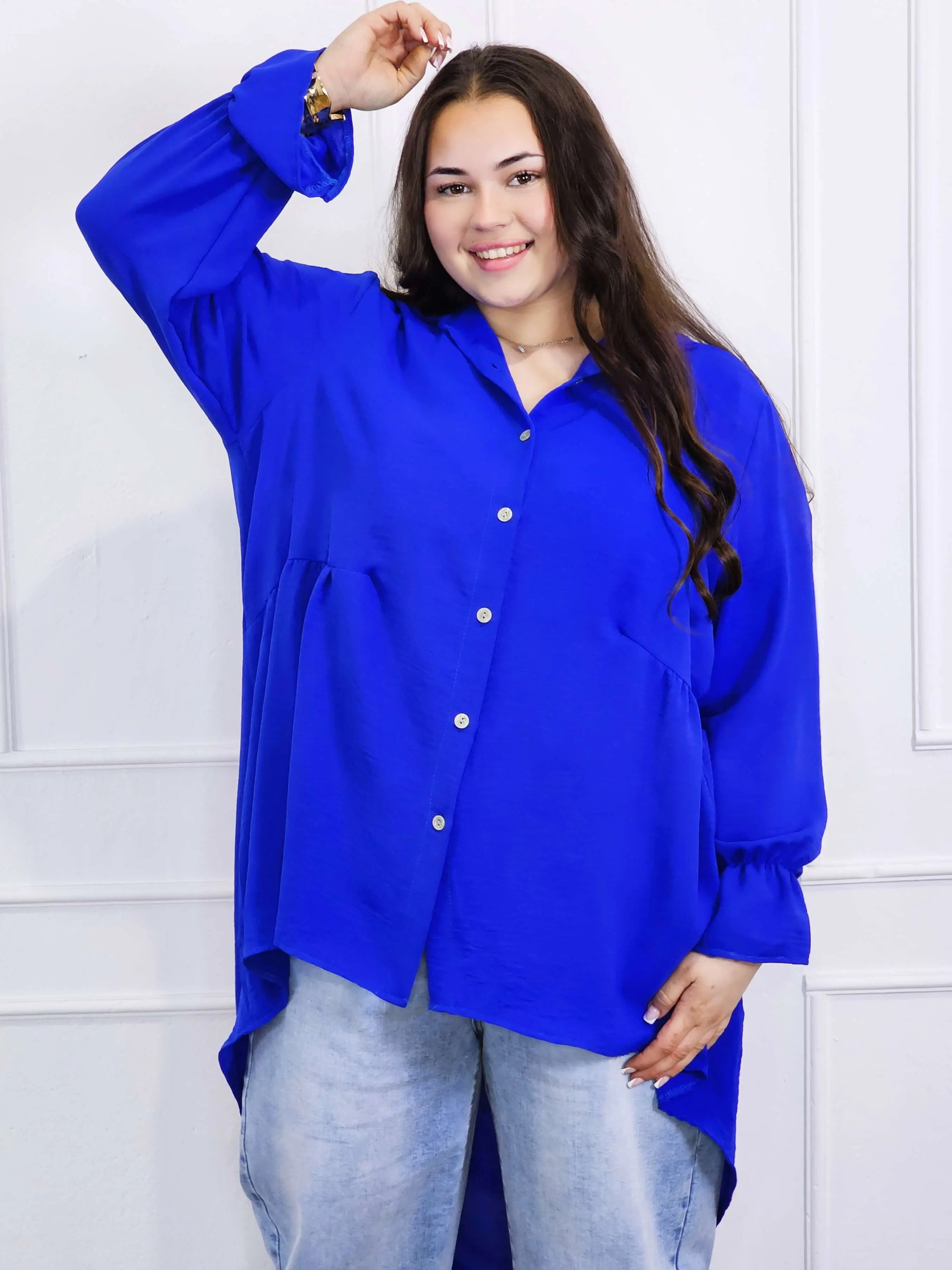 Bluzka plus size koszulowa z dłuższym tyłem – lekka, oversize, na guziki XXL - Image 5