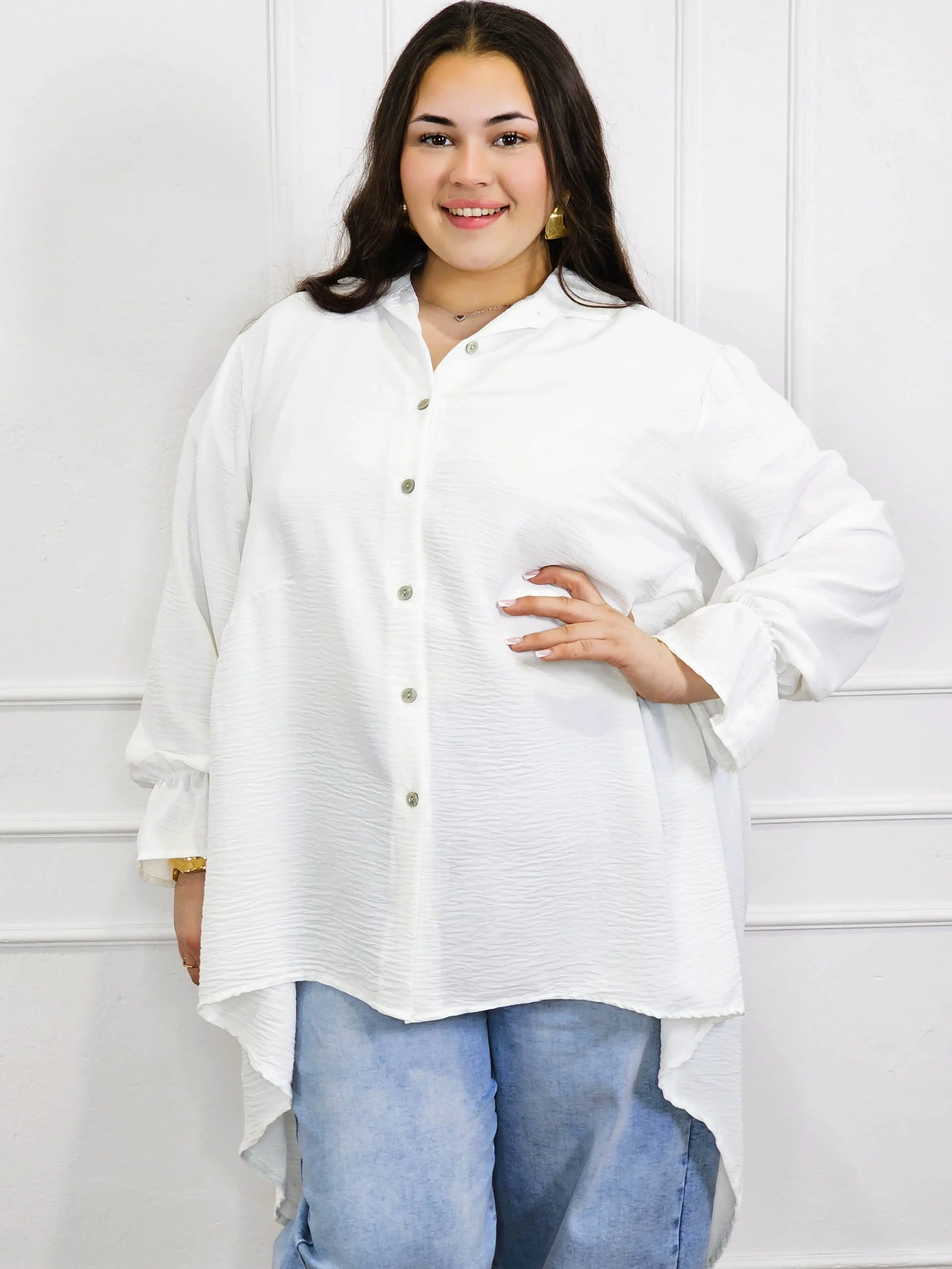 Bluzka plus size koszulowa z dłuższym tyłem – lekka, oversize, na guziki XXL - Image 7