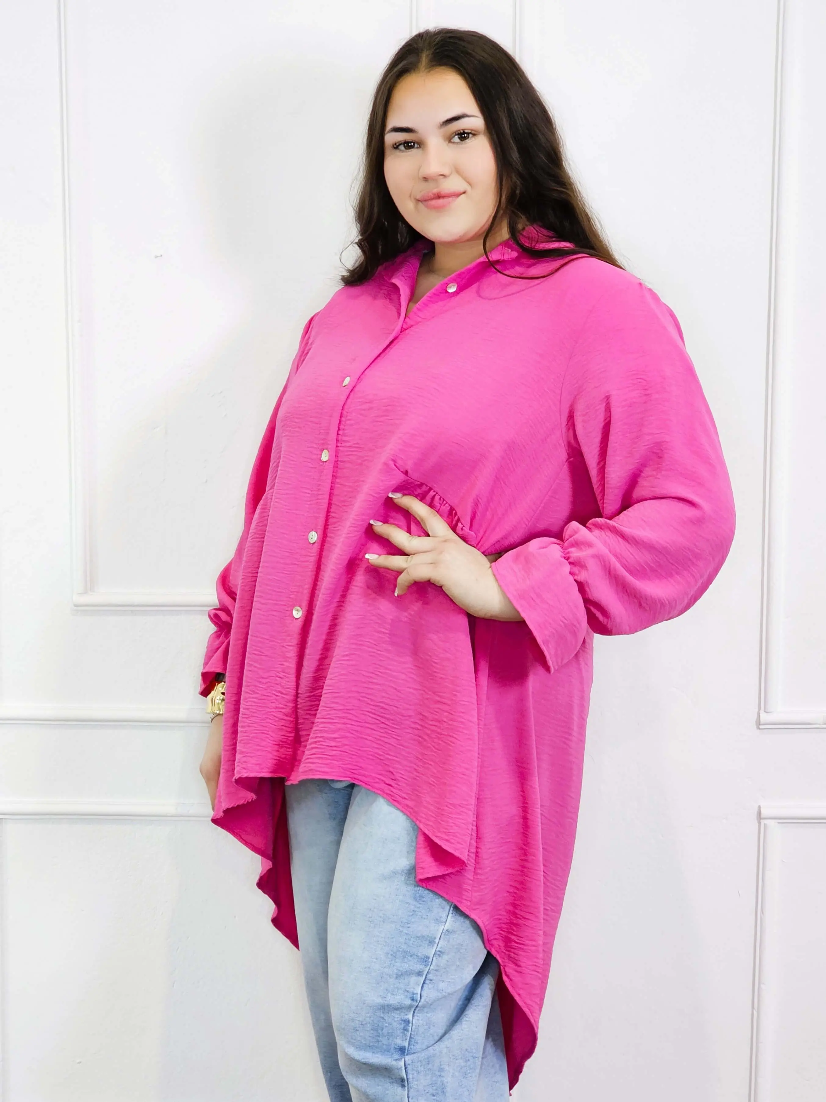 Bluzka plus size koszulowa z dłuższym tyłem – lekka, oversize, na guziki XXL - Image 9