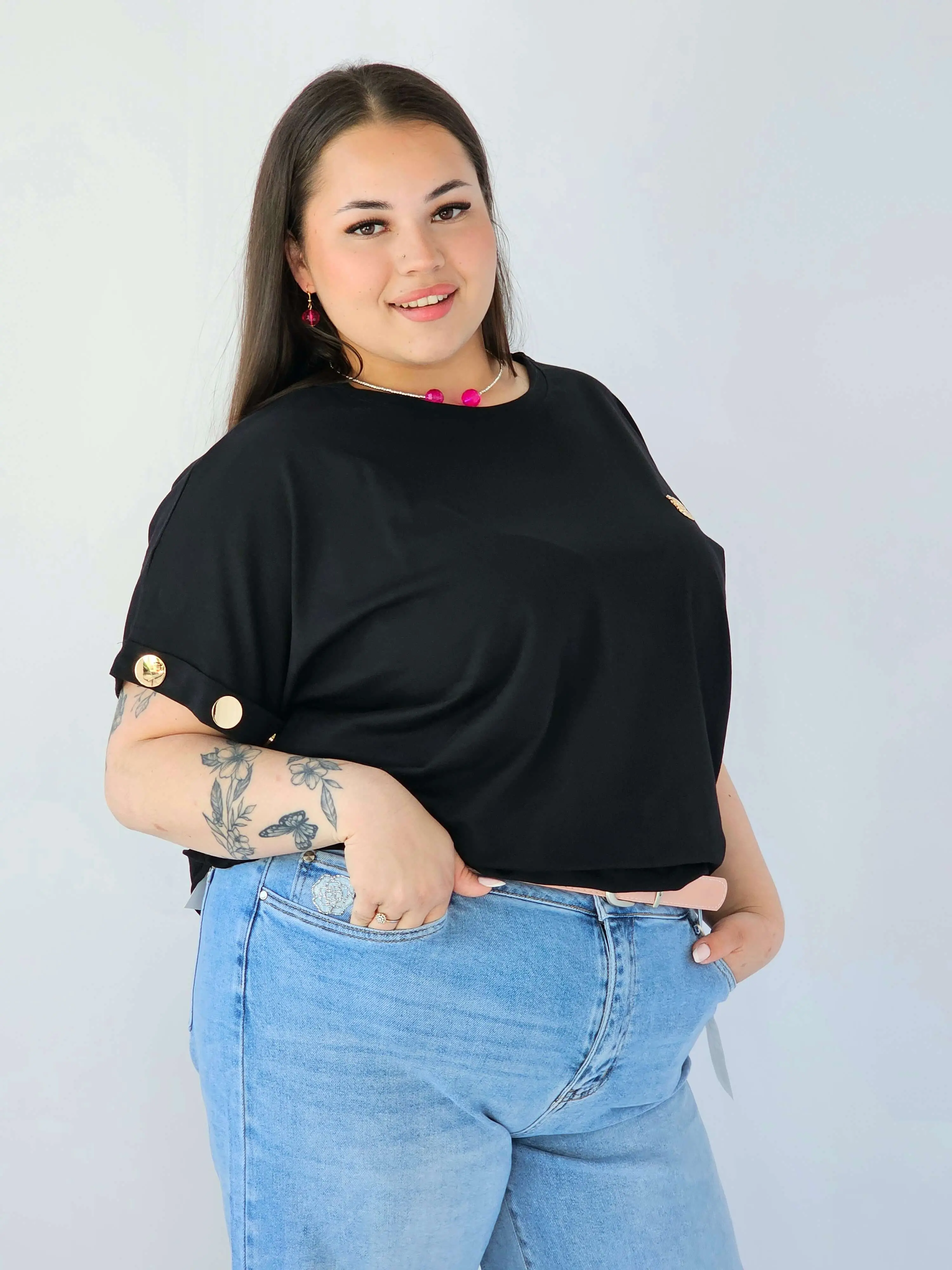 Bluzka Plus Size Luźna Z Krótkim Rękawem I Ozdobnymi Detalami - Image 10