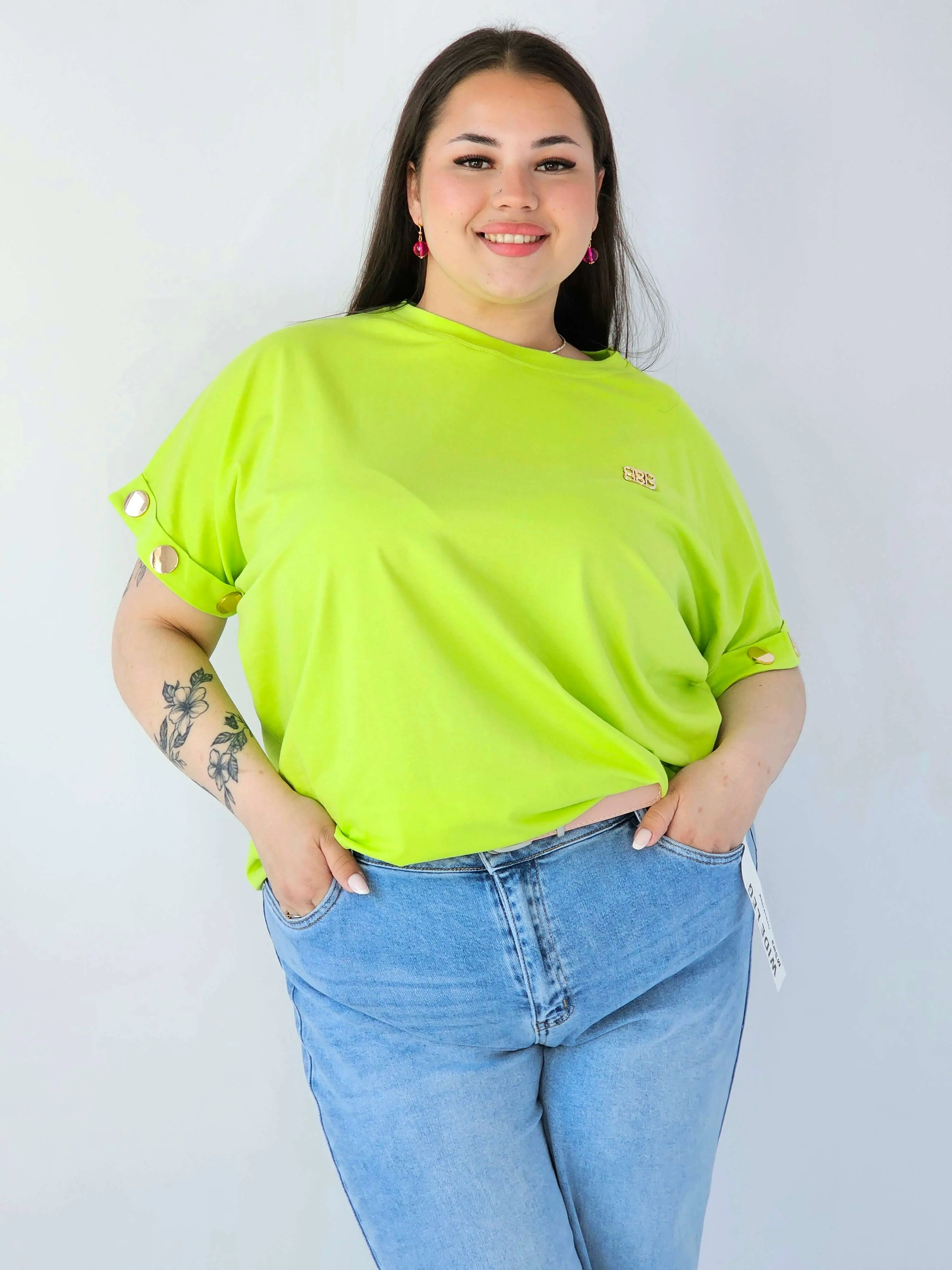 Bluzka Plus Size Luźna Z Krótkim Rękawem I Ozdobnymi Detalami - Image 21