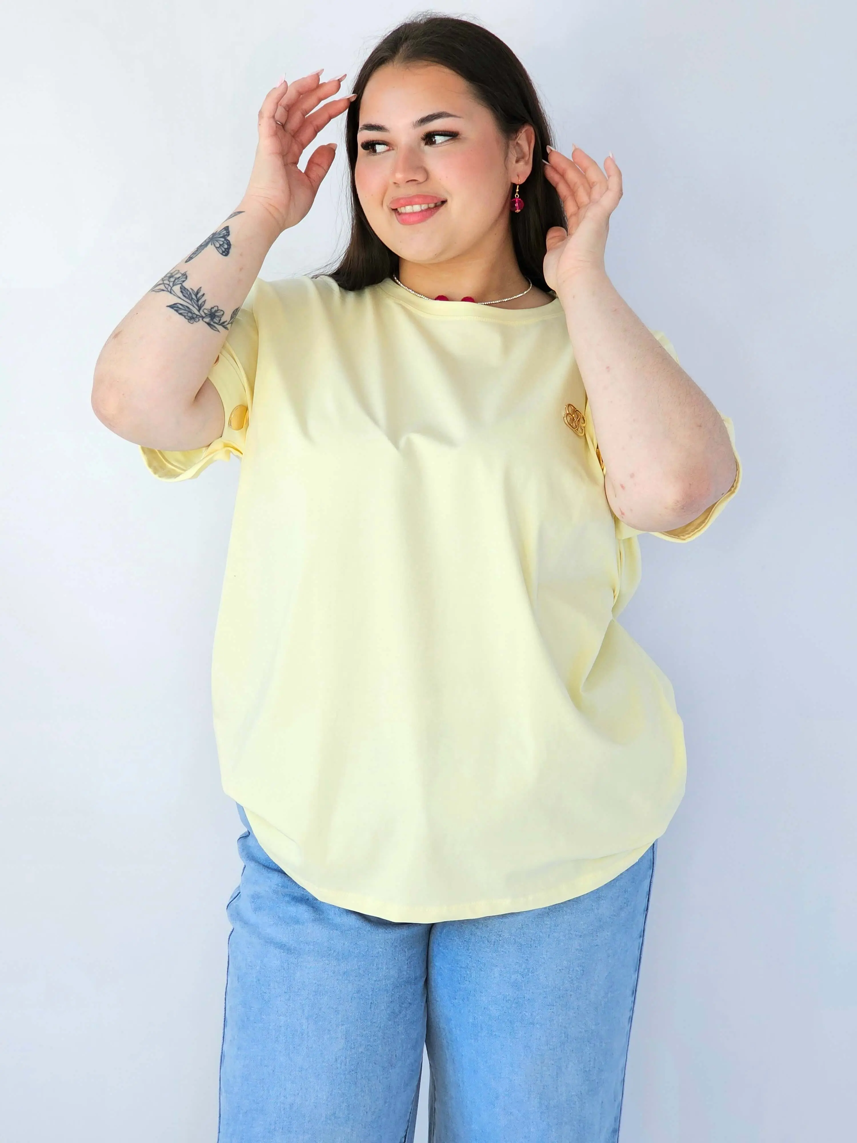Bluzka Plus Size Luźna Z Krótkim Rękawem I Ozdobnymi Detalami - Image 30