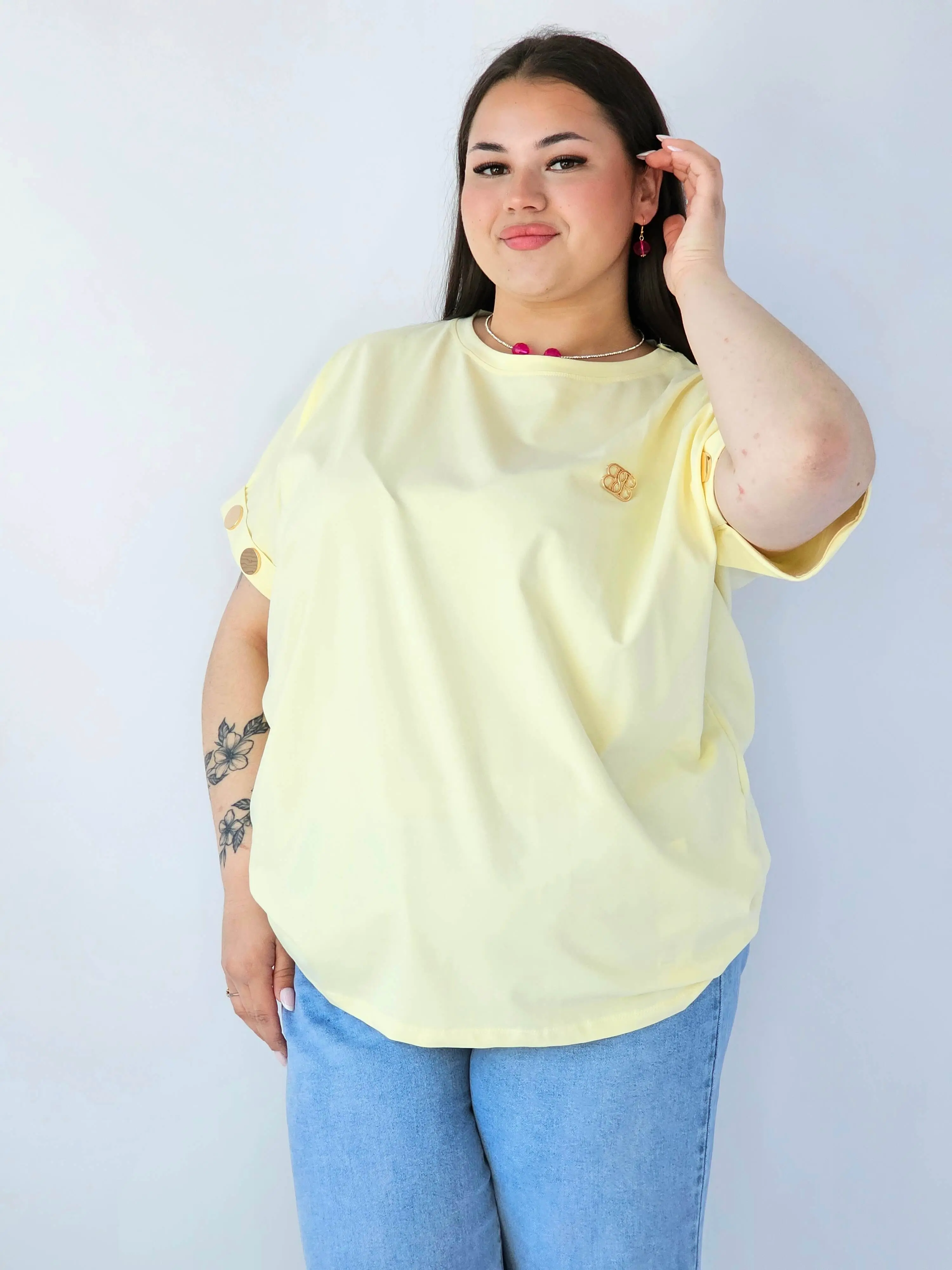 Bluzka Plus Size Luźna Z Krótkim Rękawem I Ozdobnymi Detalami - Image 31