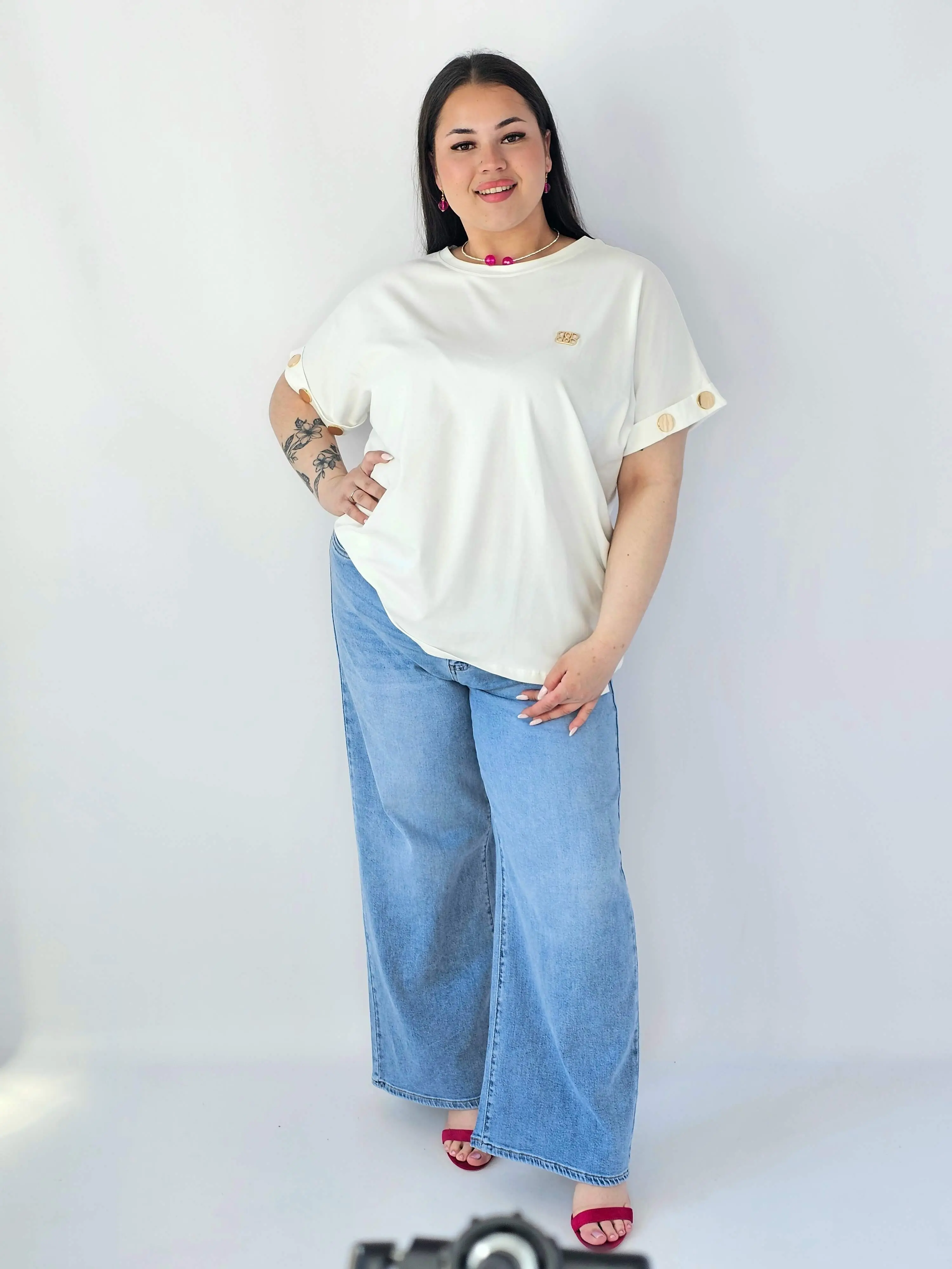 Bluzka Plus Size Luźna Z Krótkim Rękawem I Ozdobnymi Detalami - Image 32