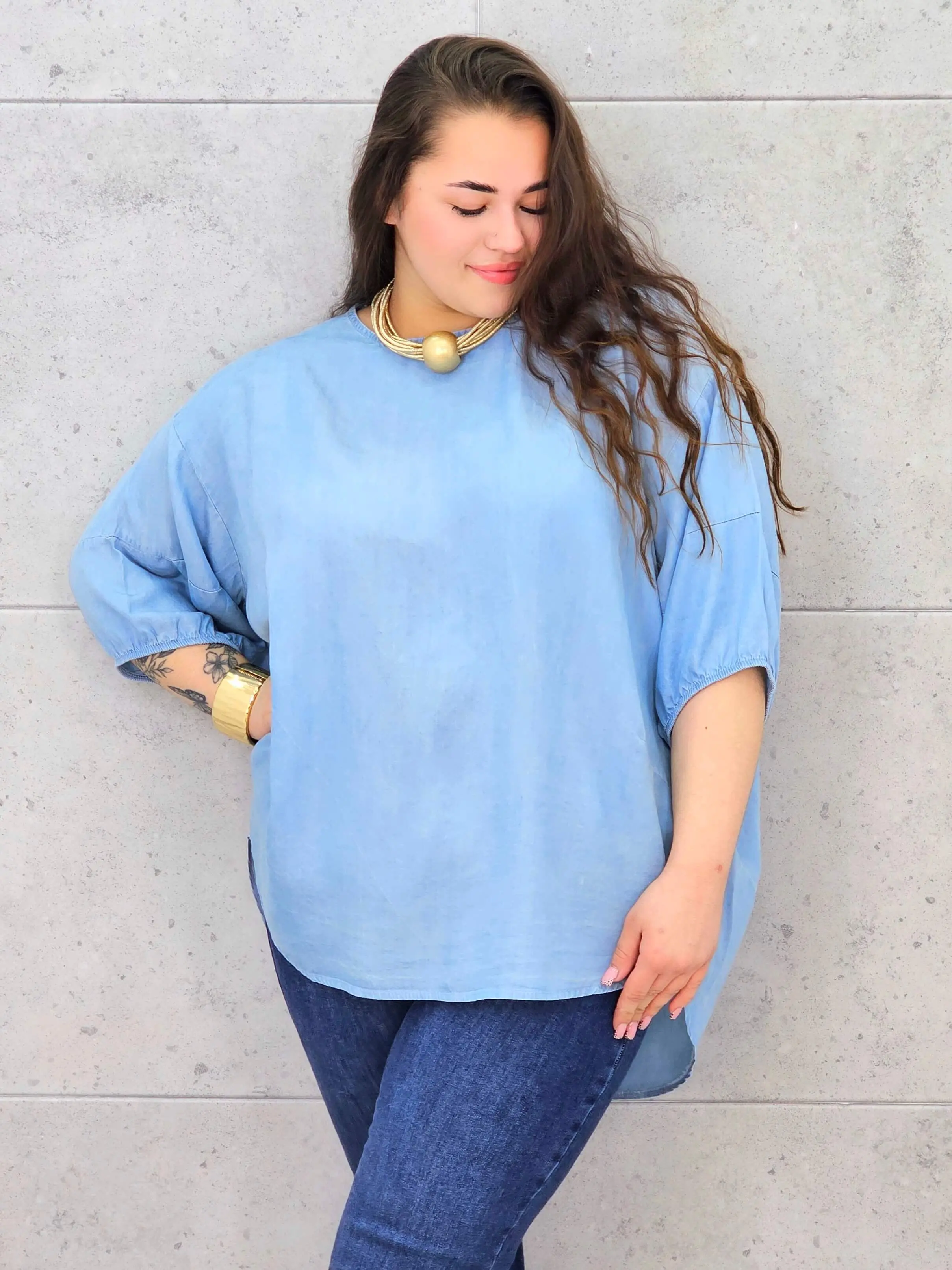Bluzka plus size – lekka, komfortowa i idealna na co dzień