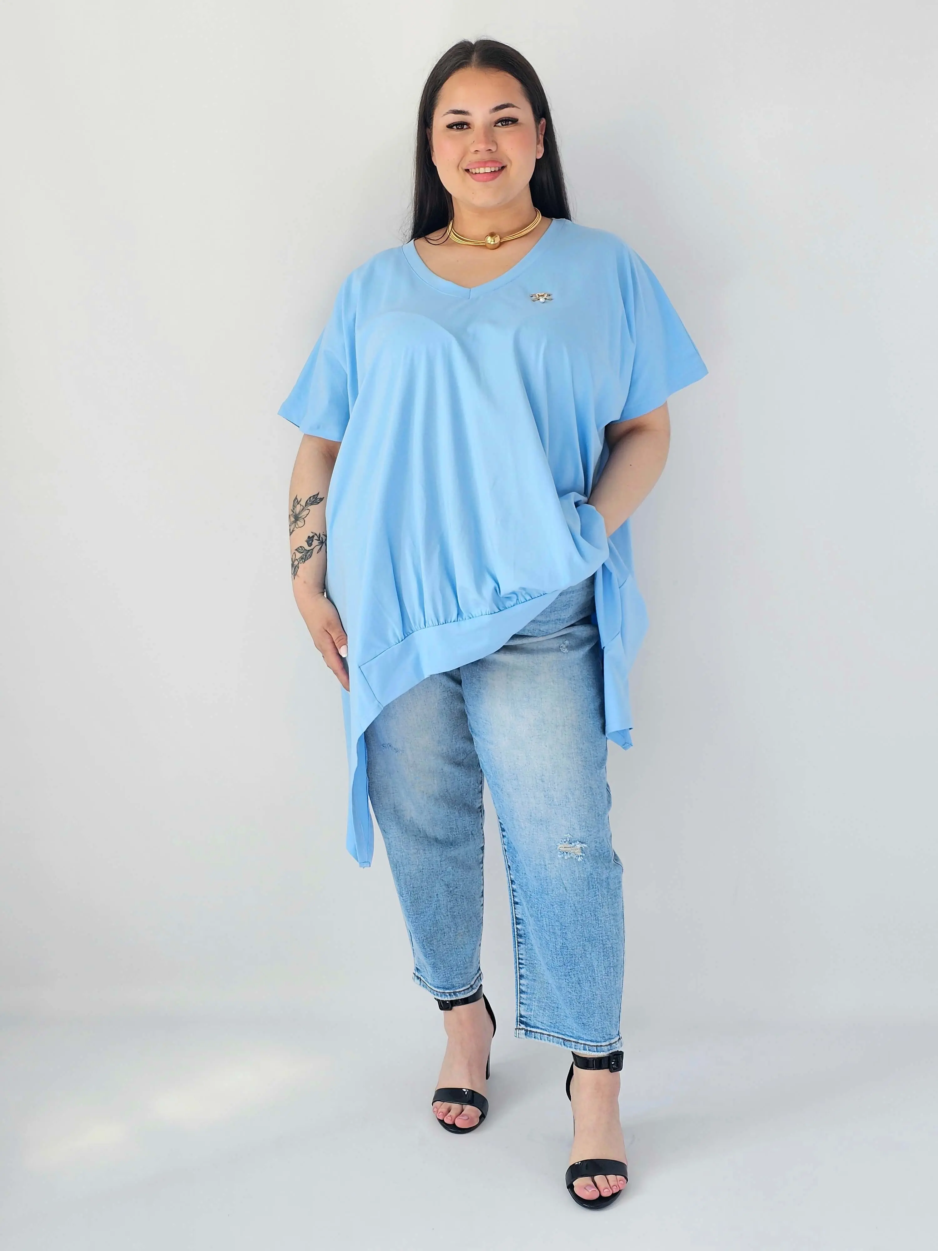 Bluzka Plus Size Oversize Z Dekoltem V I Asymetrycznym Dołem - Image 2