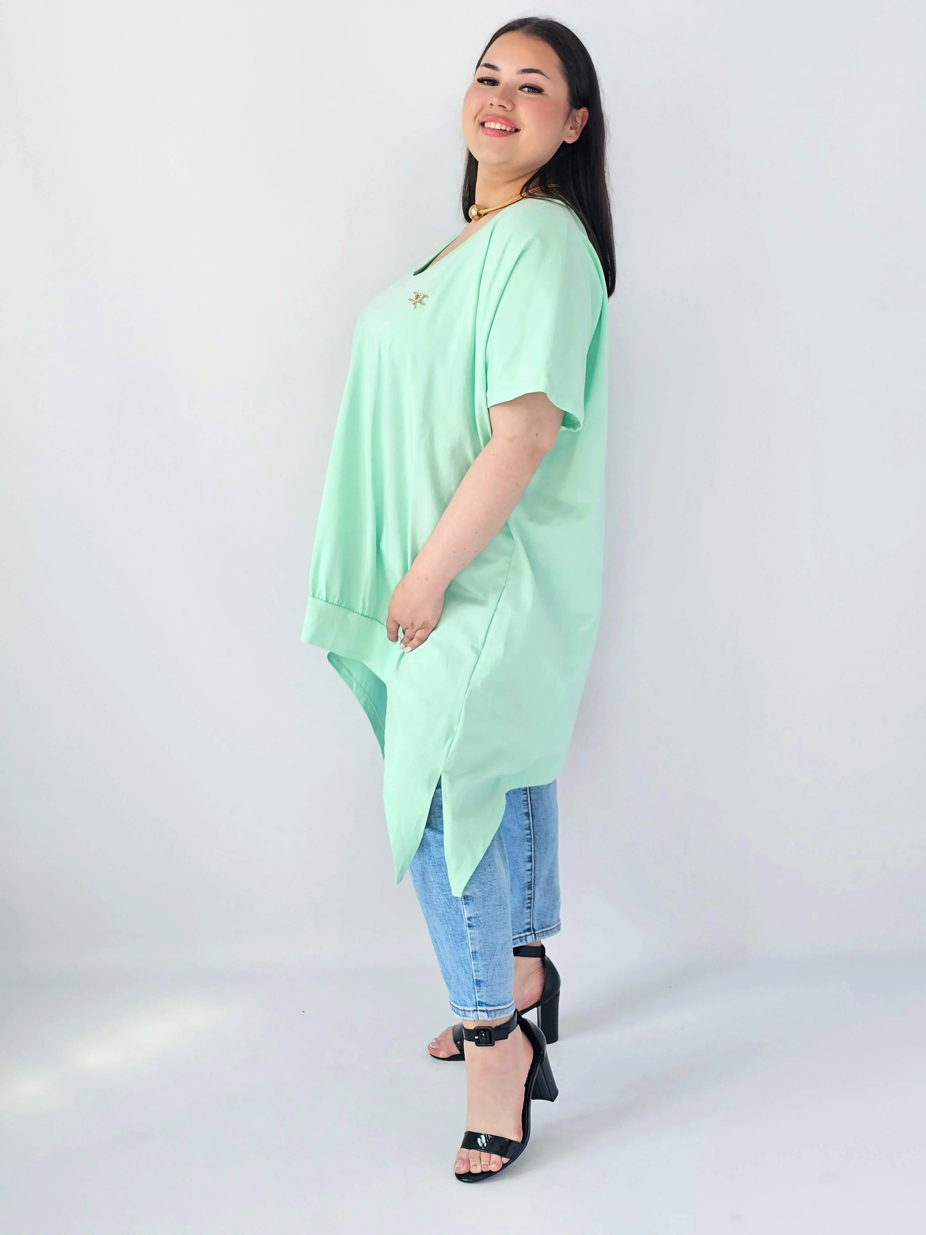 Bluzka Plus Size Oversize Z Dekoltem V I Asymetrycznym Dołem - Image 27