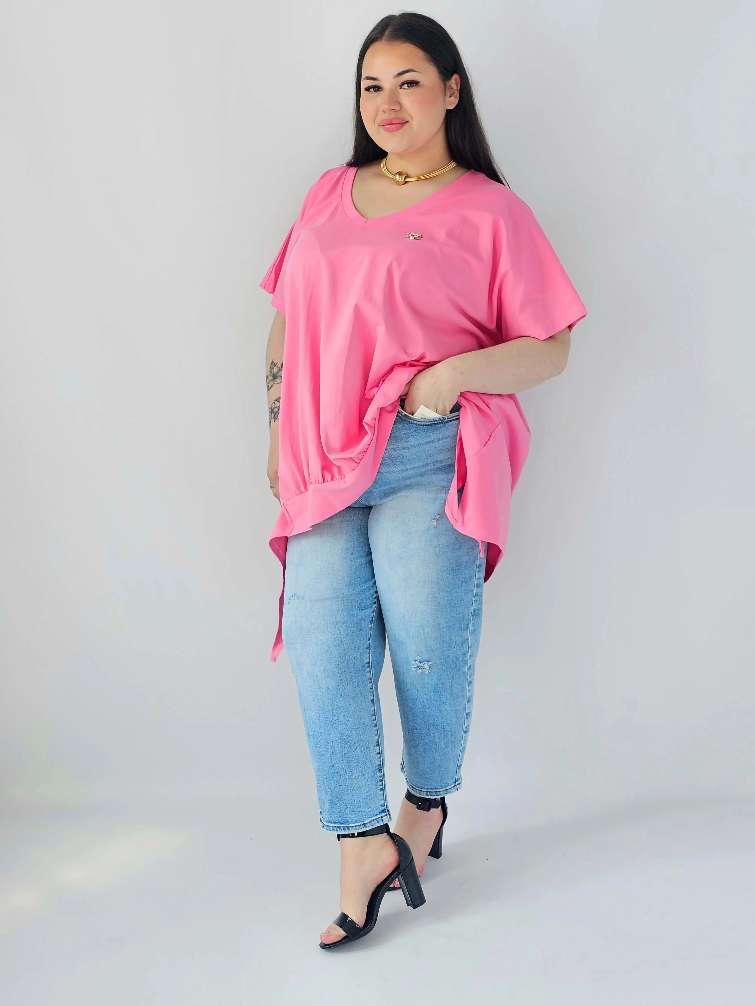 Bluzka Plus Size Oversize Z Dekoltem V I Asymetrycznym Dołem - Image 29