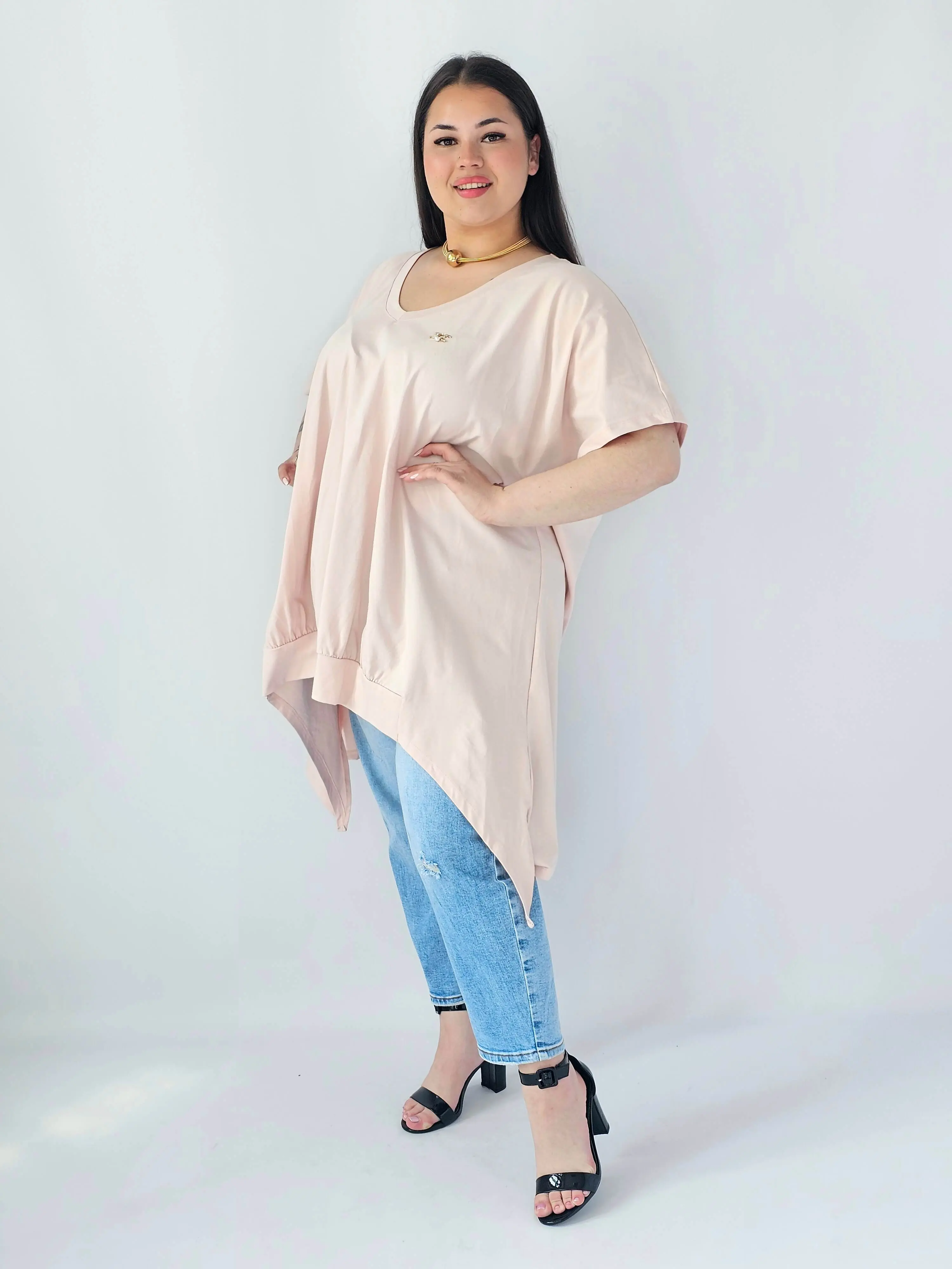 Bluzka Plus Size Oversize Z Dekoltem V I Asymetrycznym Dołem - Image 33