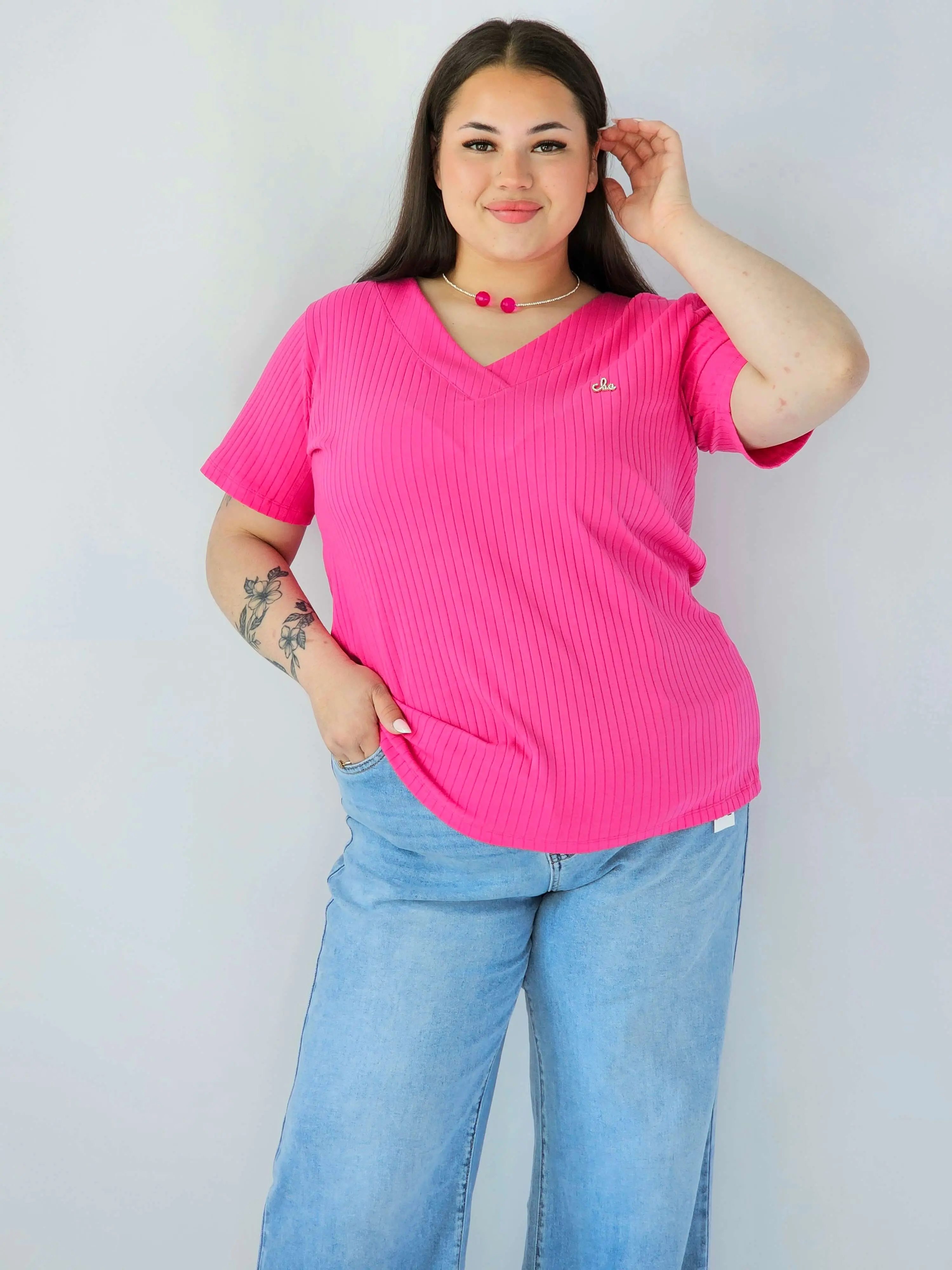 Bluzka Plus Size Prążkowana Z Dekoltem V I Krótkim Rękawem - Image 15