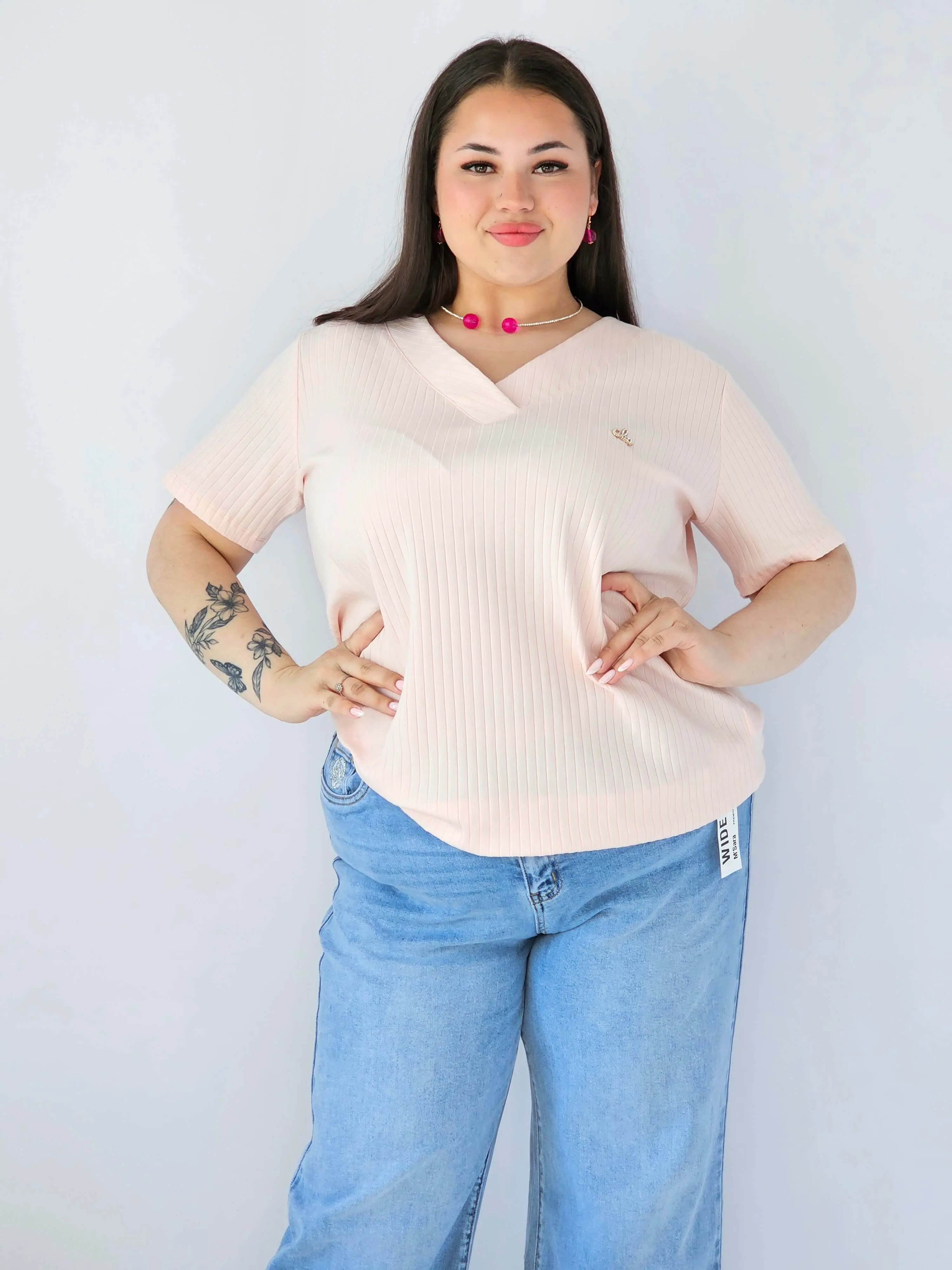 Bluzka Plus Size Prążkowana Z Dekoltem V I Krótkim Rękawem - Image 26