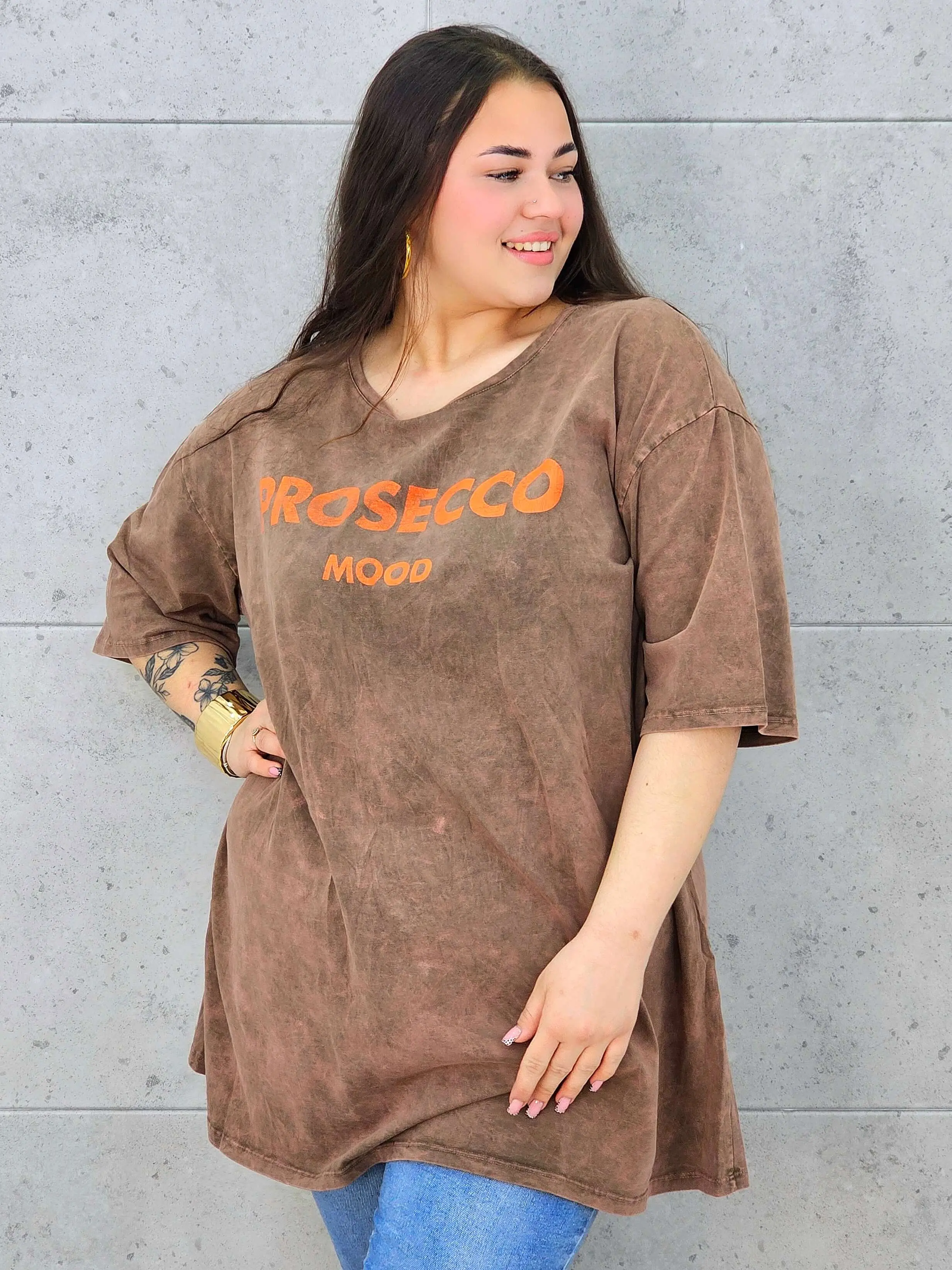 Bluzka plus size z napisem PROSECCO MOOD – stylowy luz XXL