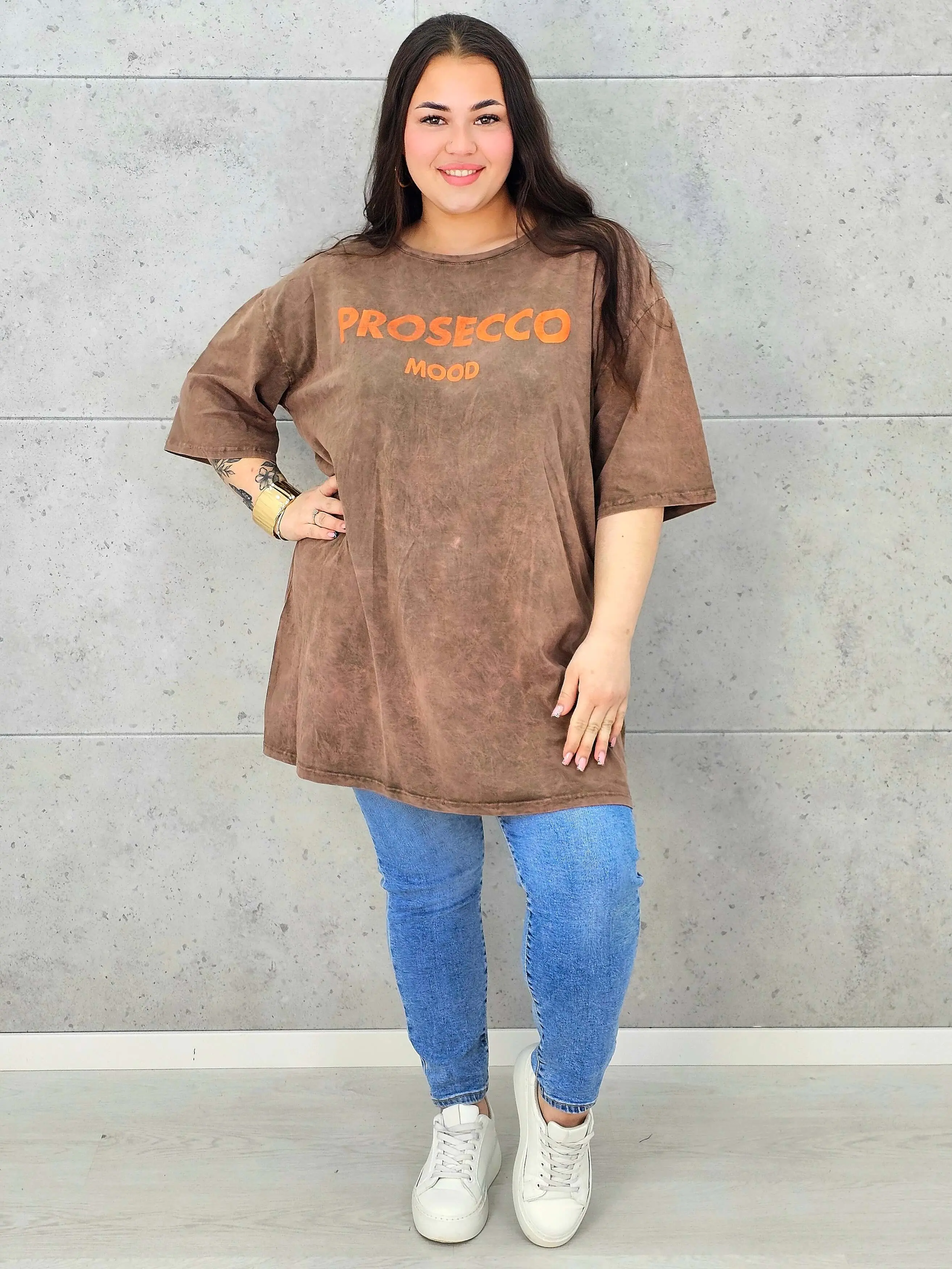Bluzka plus size z napisem PROSECCO MOOD – stylowy luz XXL - Image 4
