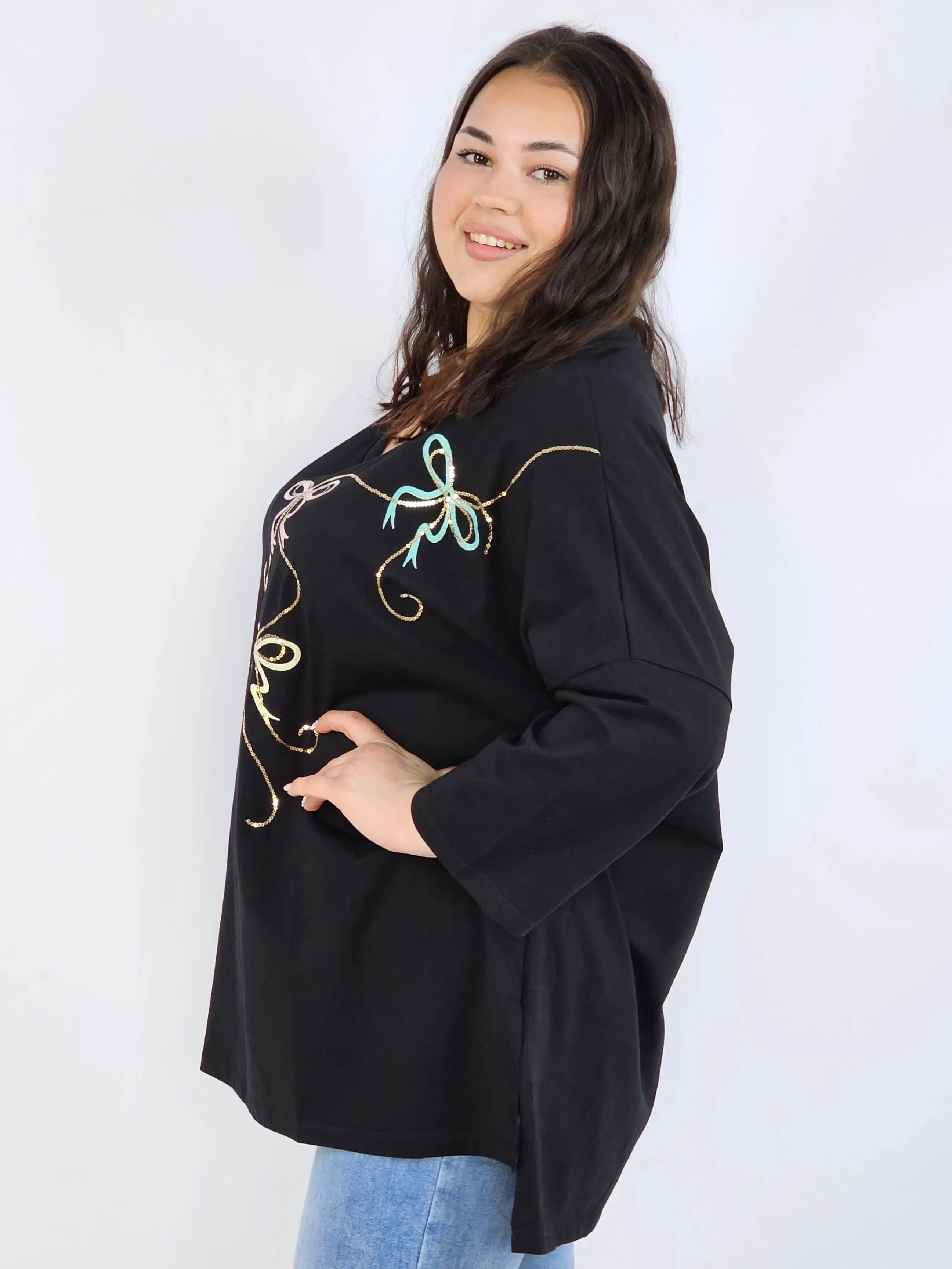 Bluzka plus size XXL z efektownym zdobieniem – lekkość i styl na każdą okazję - Image 10