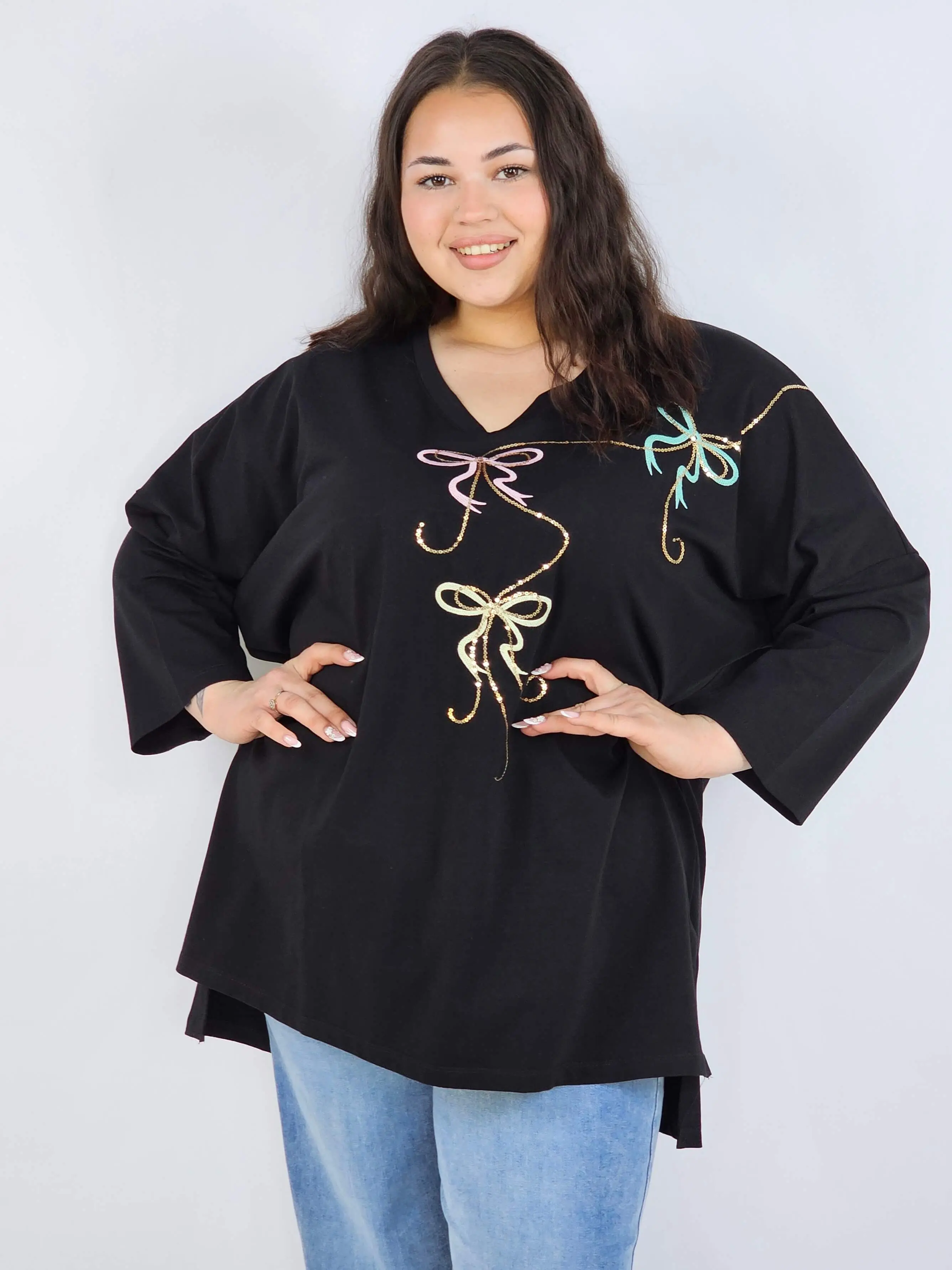 Bluzka plus size XXL z efektownym zdobieniem – lekkość i styl na każdą okazję - Image 6