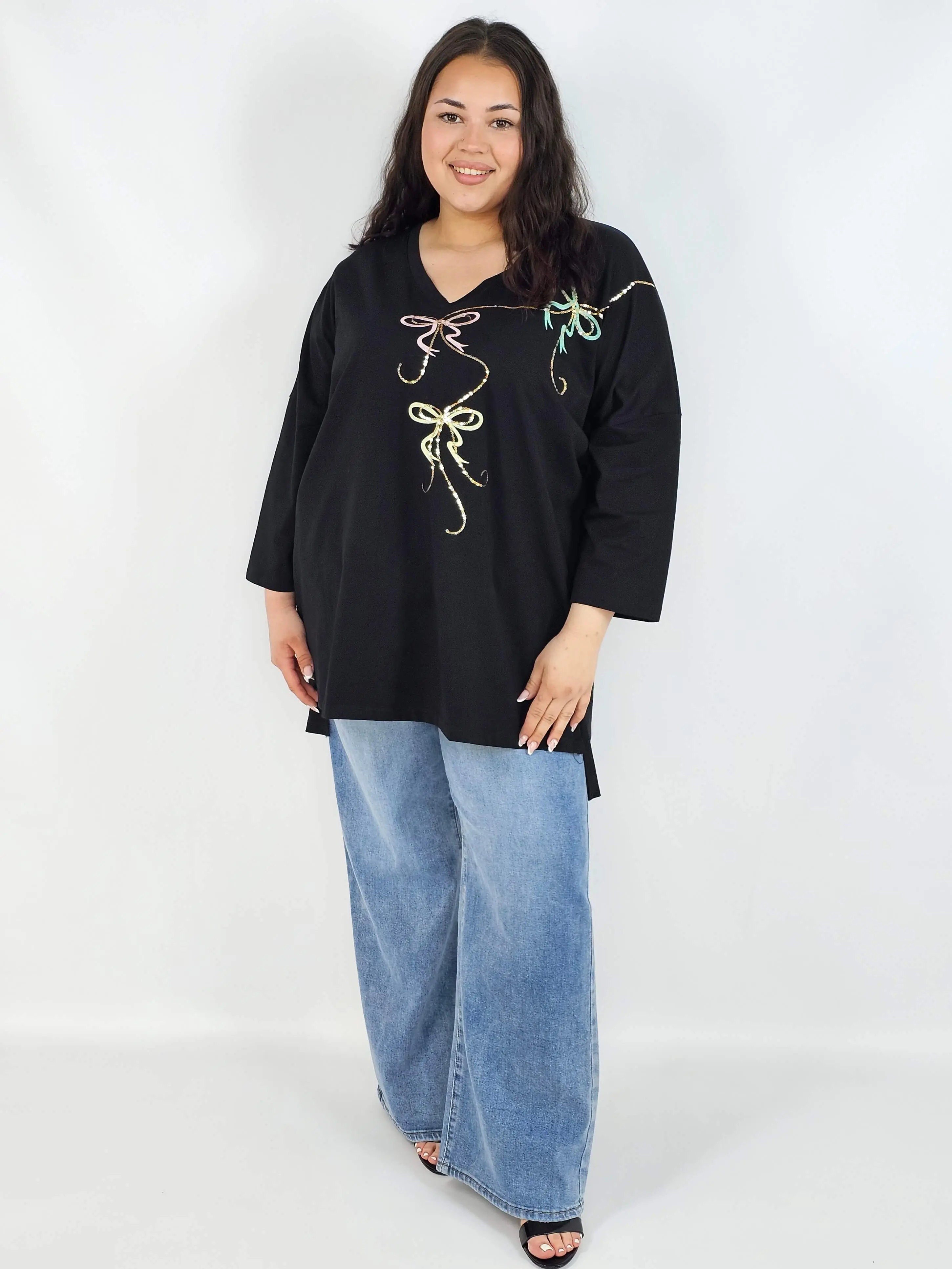 Bluzka plus size XXL z efektownym zdobieniem – lekkość i styl na każdą okazję - Image 9