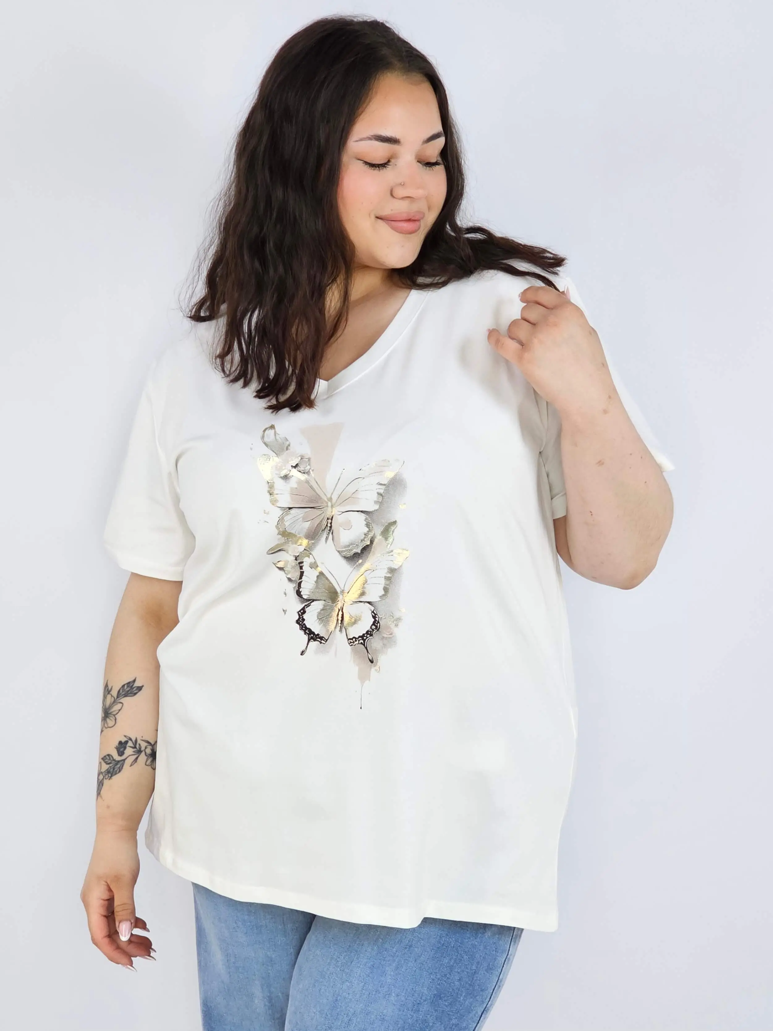 Bluzka plus size XXL z motywem motyli – kobieca i stylowa na co dzień