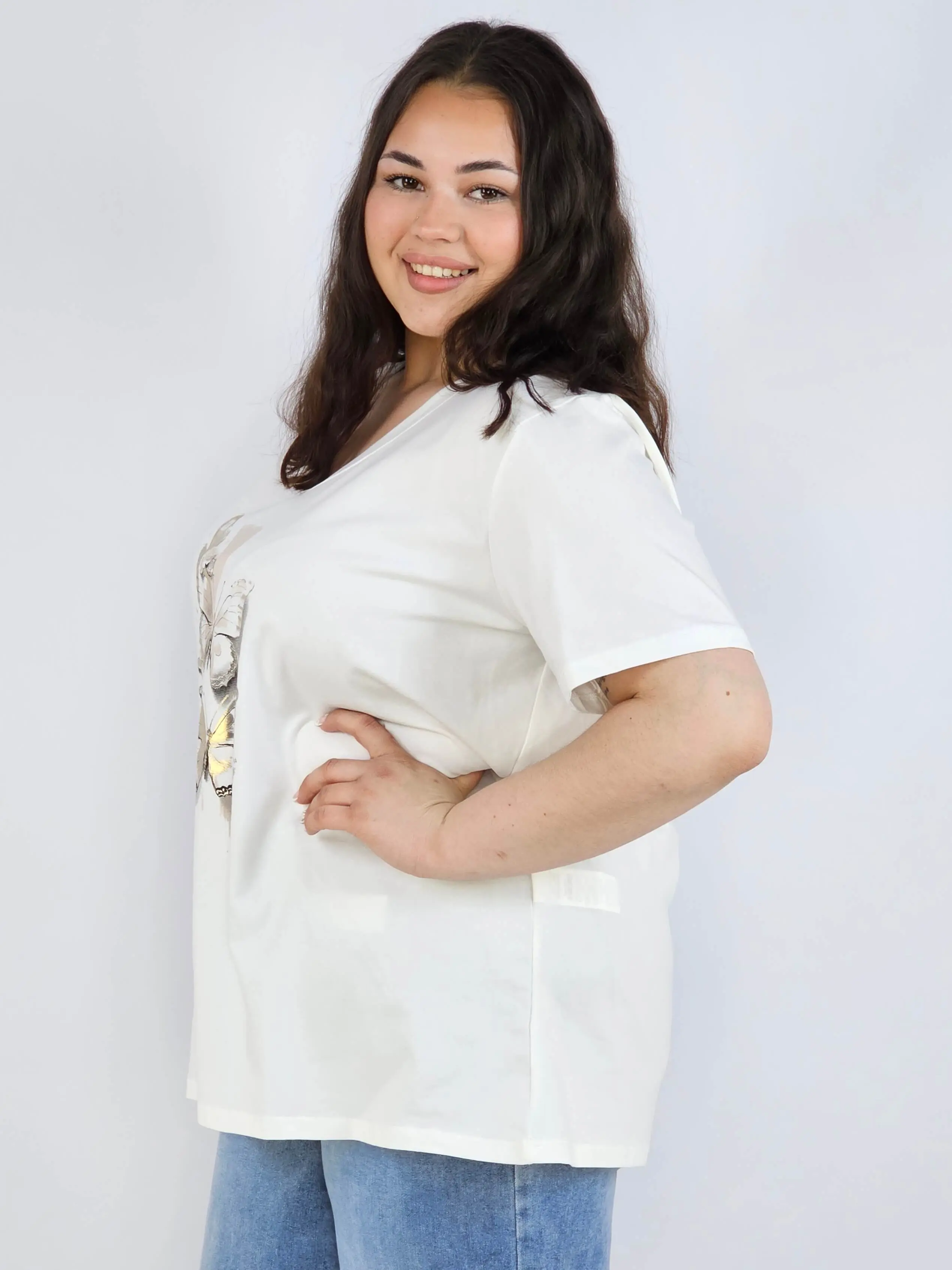Bluzka plus size XXL z motywem motyli – kobieca i stylowa na co dzień - Image 10