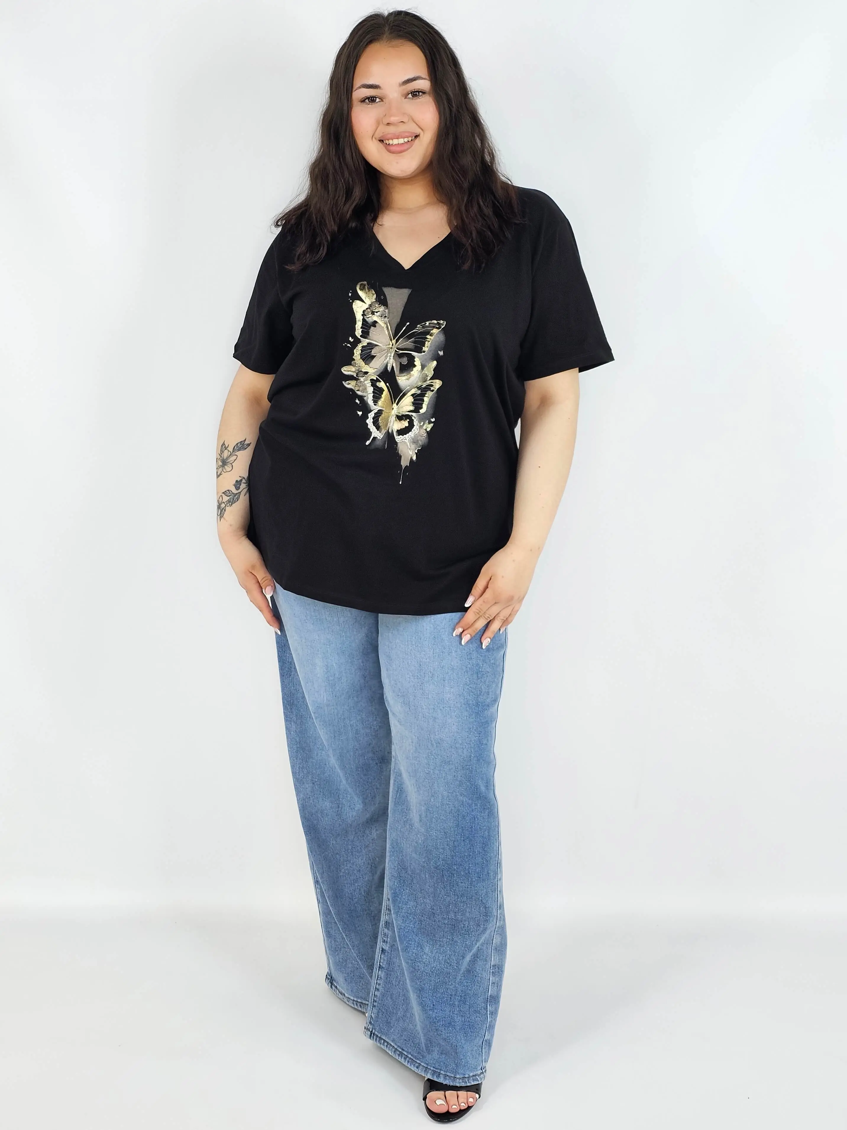 Bluzka plus size XXL z motywem motyli – kobieca i stylowa na co dzień - Image 11