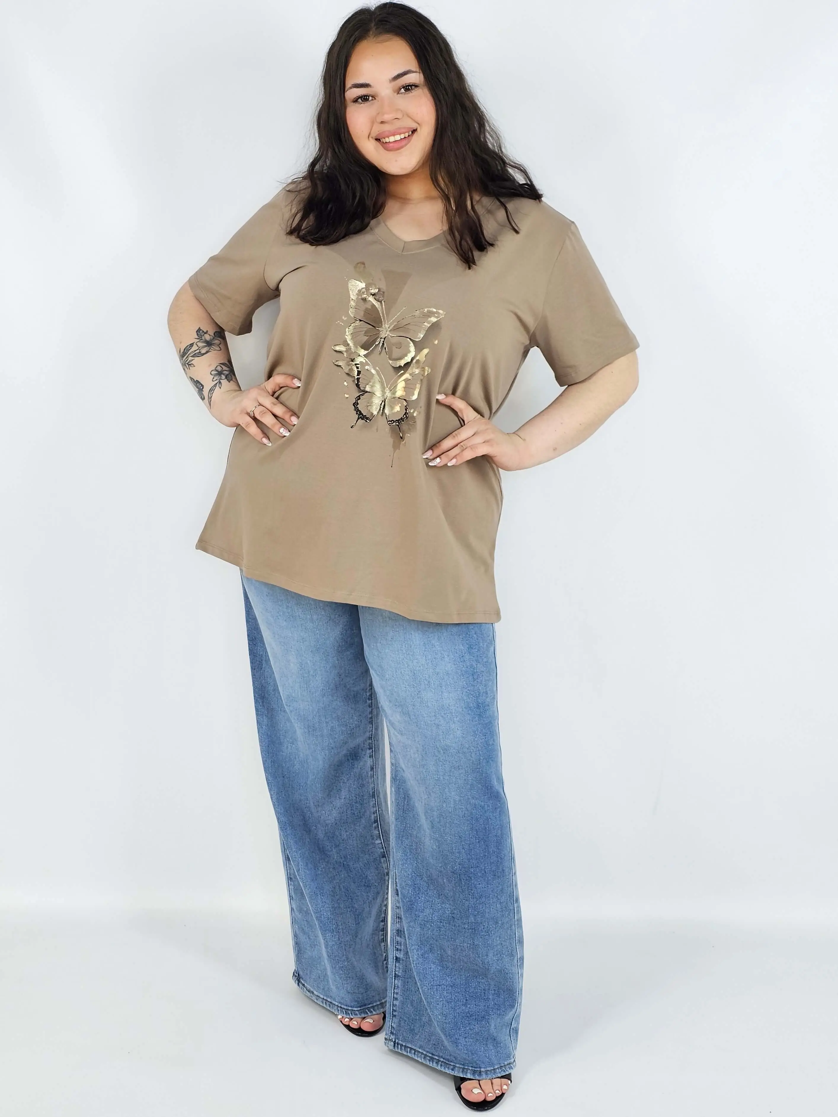 Bluzka plus size XXL z motywem motyli – kobieca i stylowa na co dzień - Image 13
