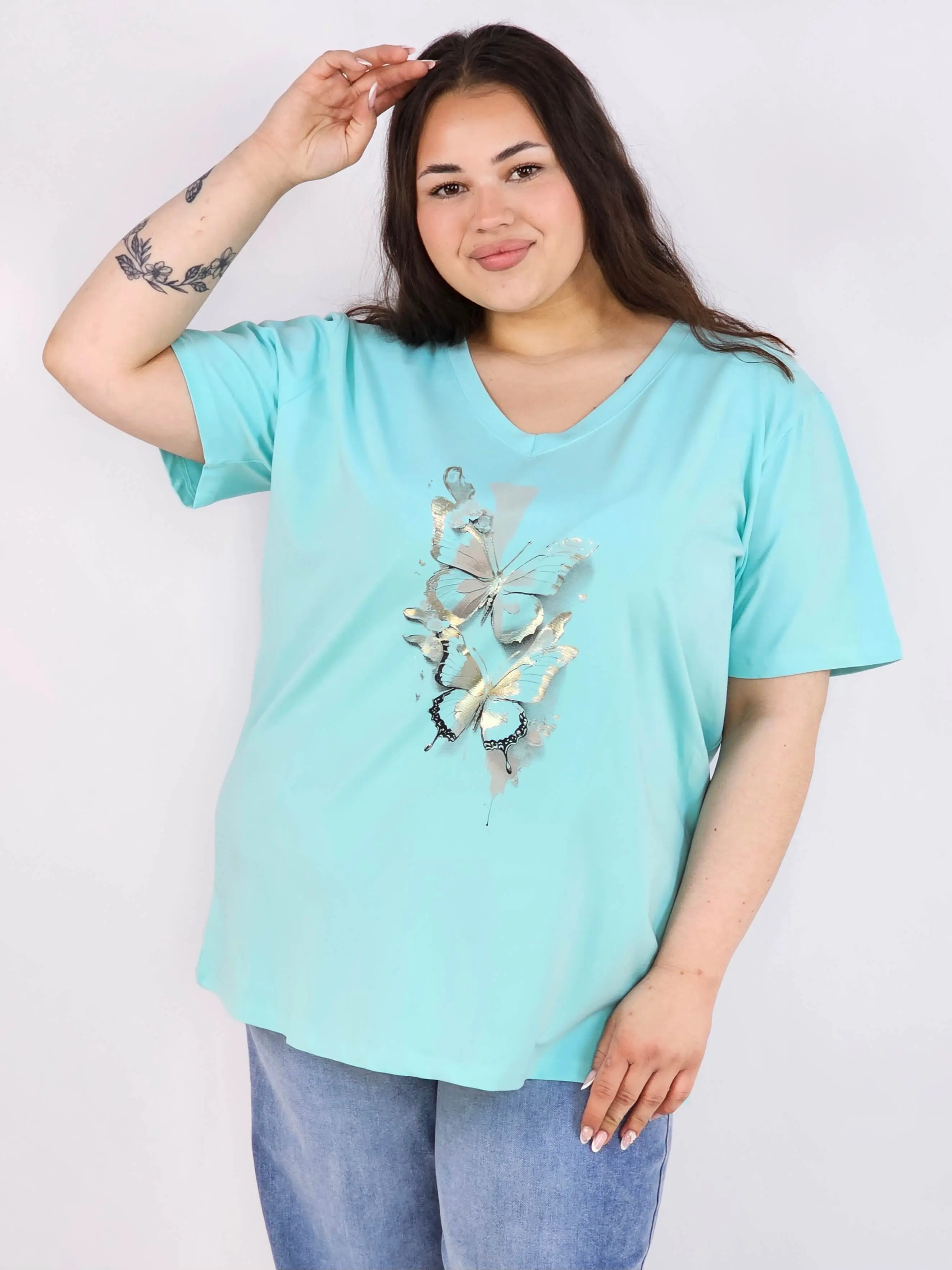 Bluzka plus size XXL z motywem motyli – kobieca i stylowa na co dzień - Image 5