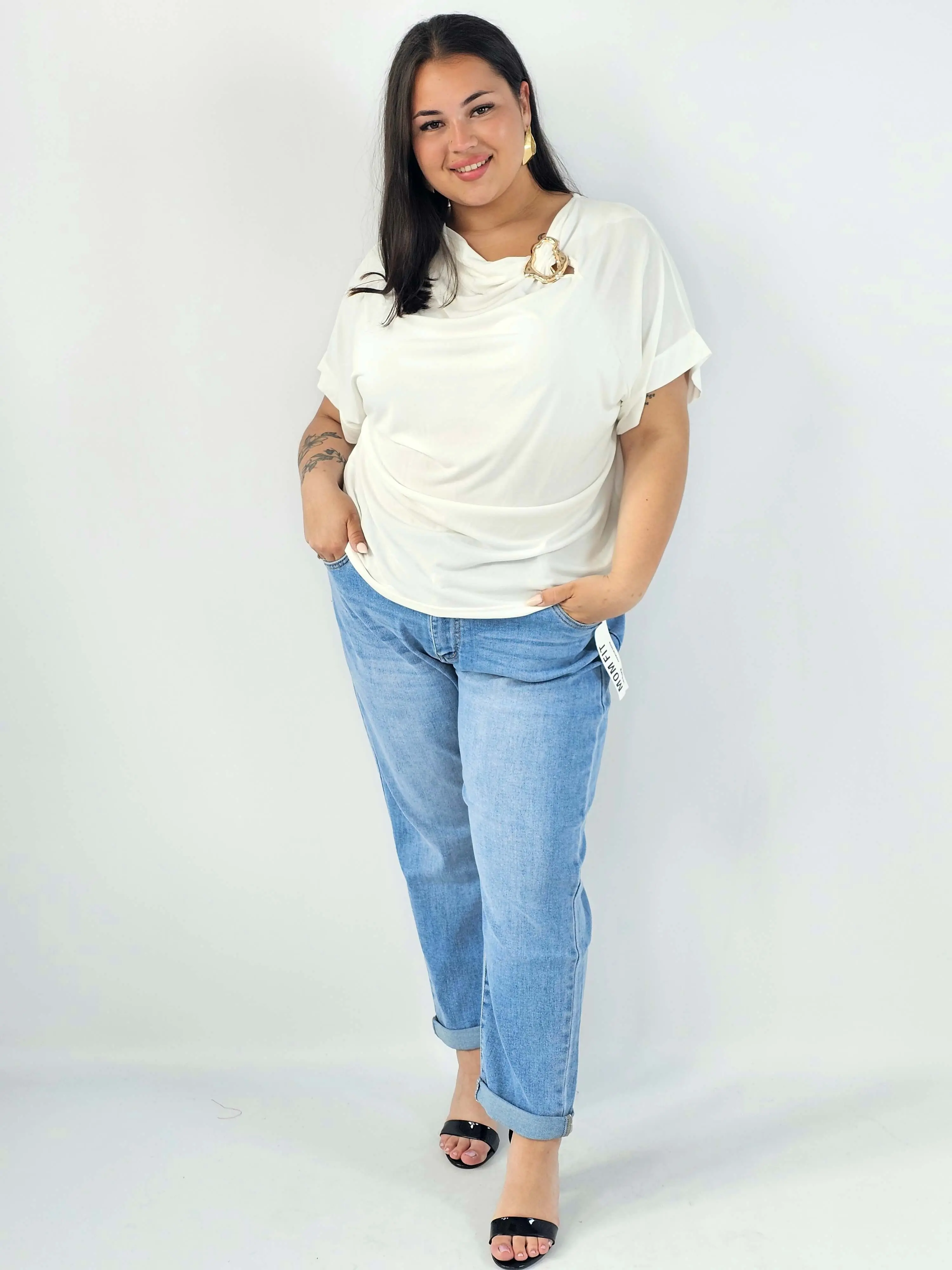 Bluzka plus size XXL z ozdobną broszką – elegancka i modna - Image 13