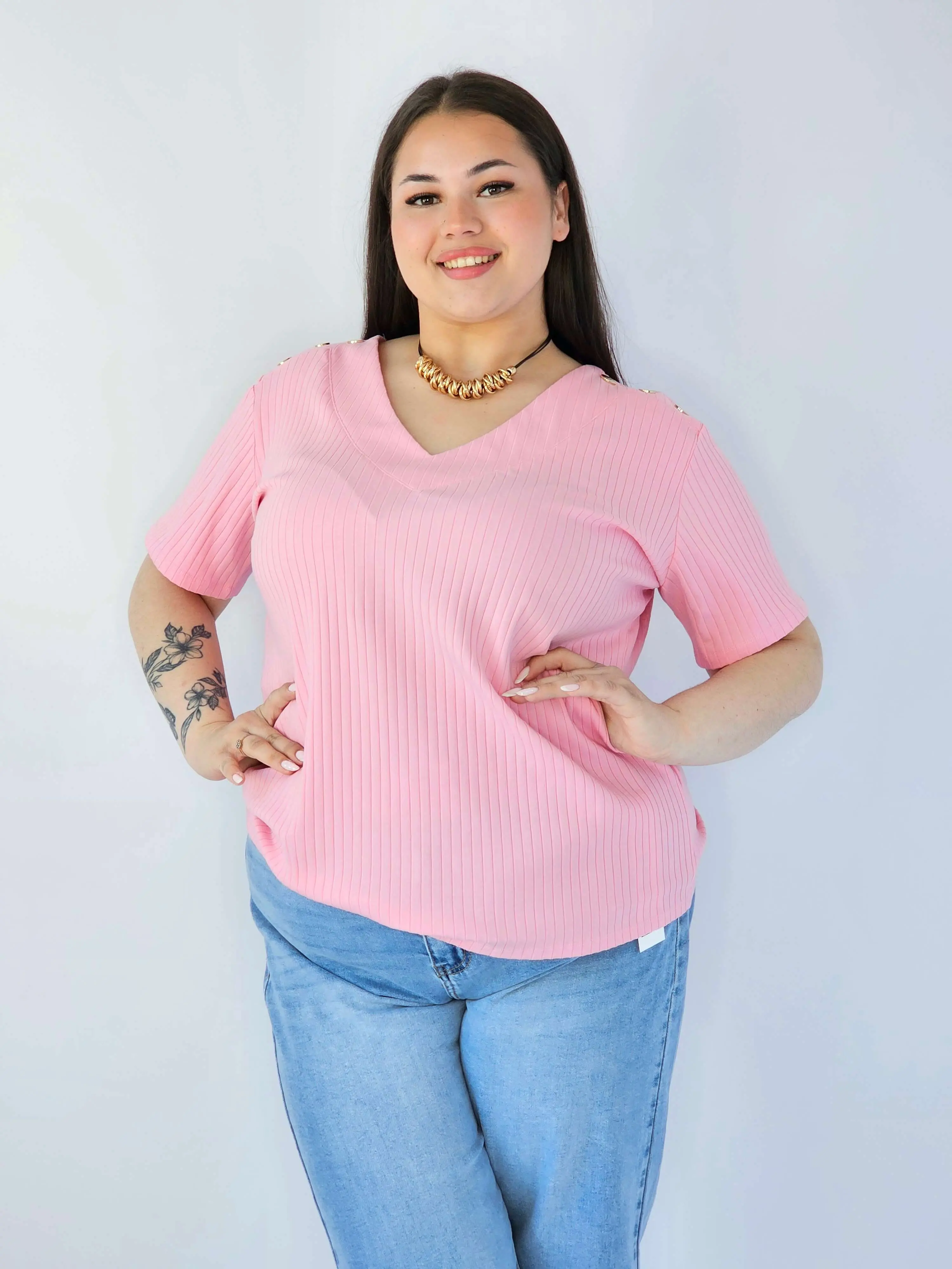 Bluzka Plus Size Z Dekoltem V I Ozdobnymi Detalami Na Ramionach