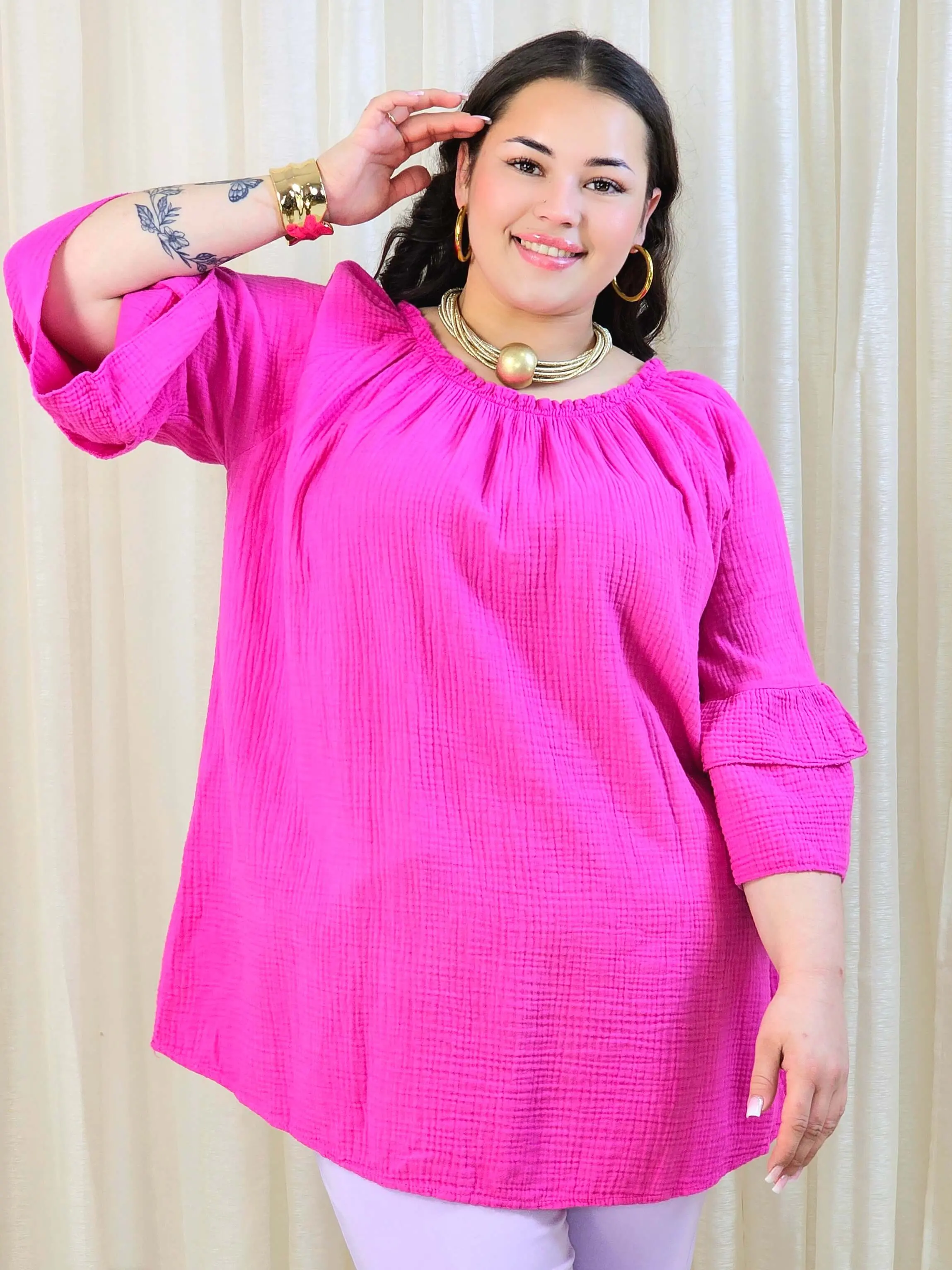 Bluzka plus size z falbanami na rękawach – lekka i kobieca forma na co dzień i okazje