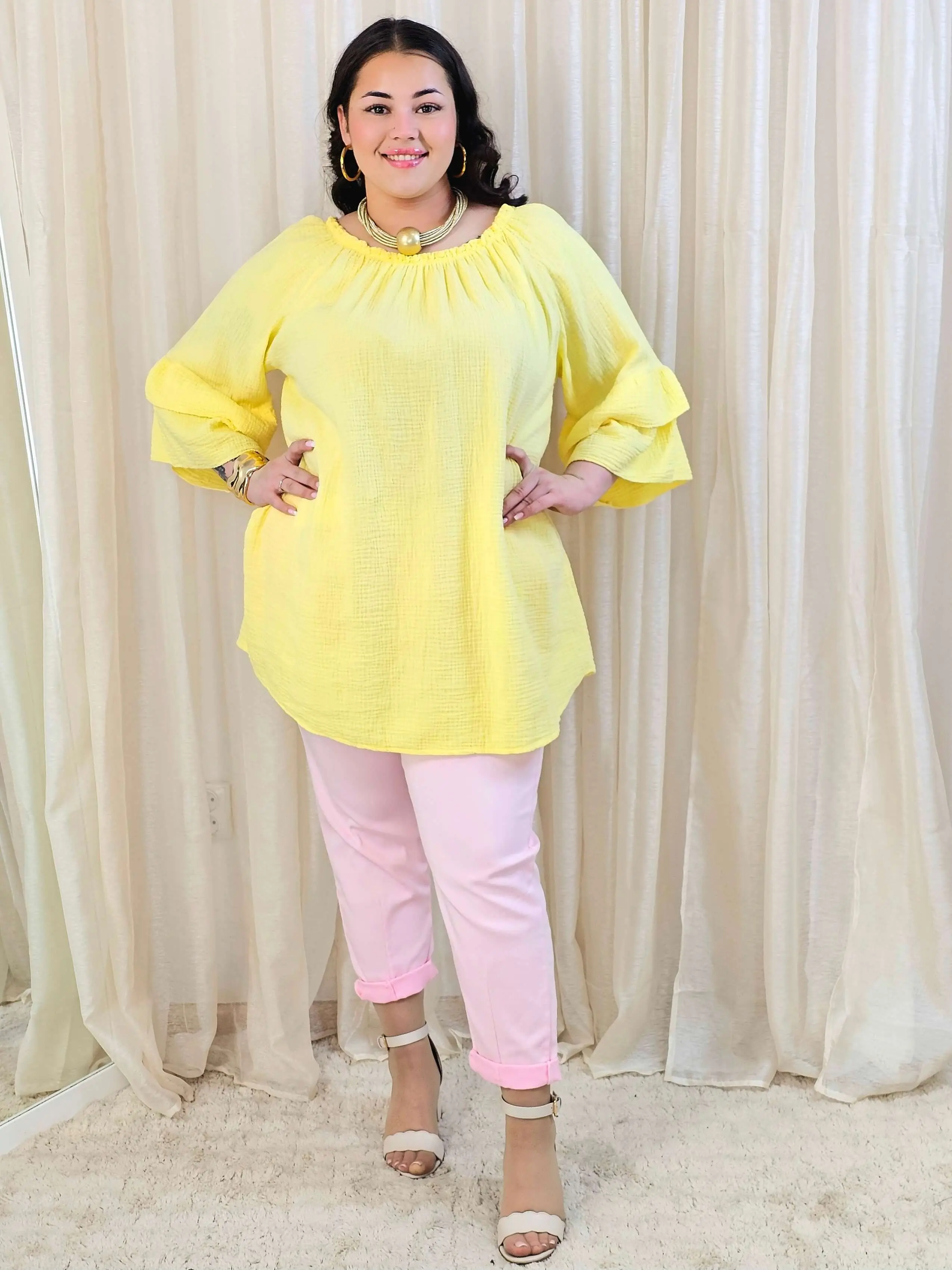 Bluzka plus size z falbanami na rękawach – lekka i kobieca forma na co dzień i okazje - Image 13