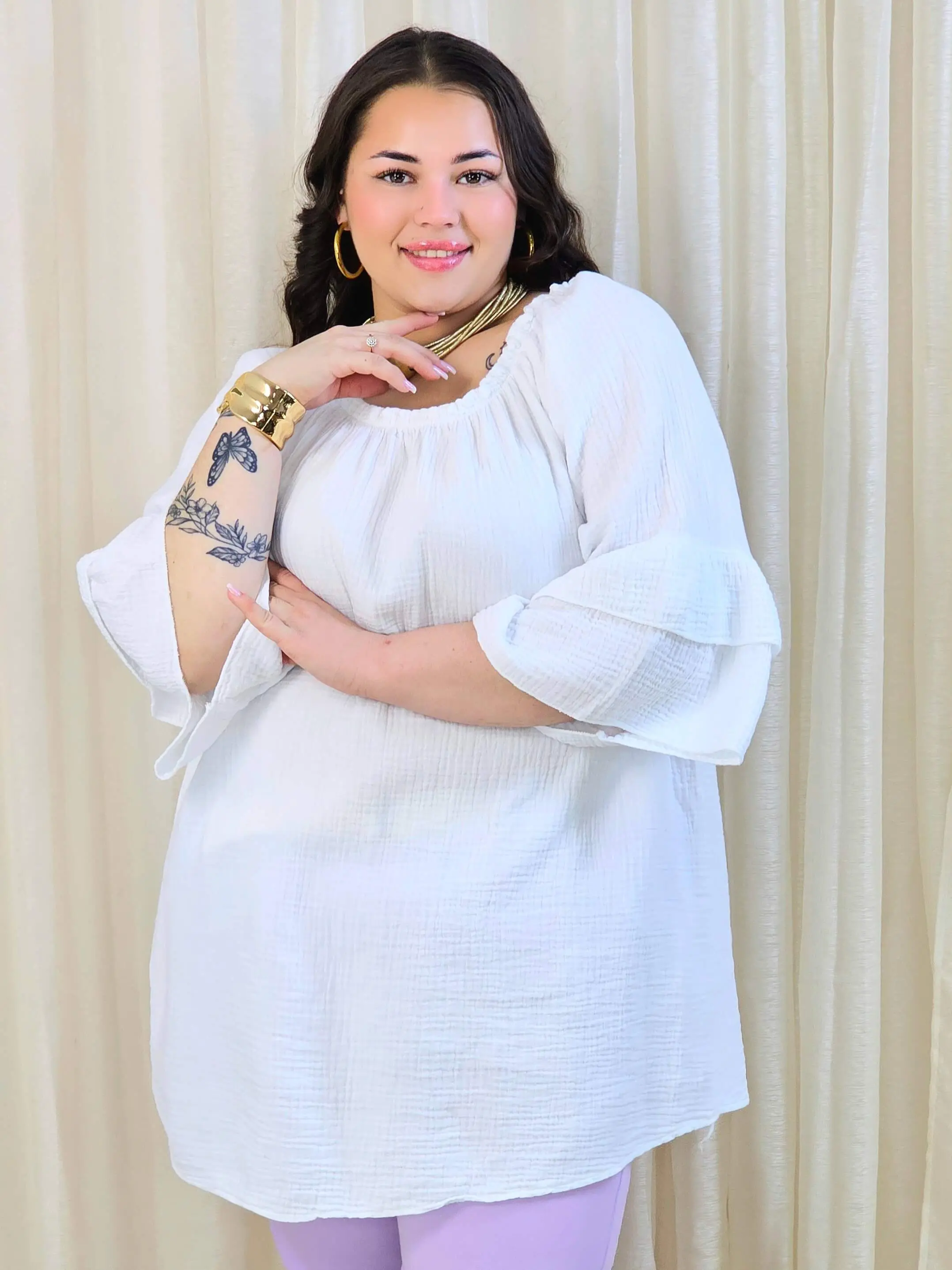 Bluzka plus size z falbanami na rękawach – lekka i kobieca forma na co dzień i okazje - Image 20